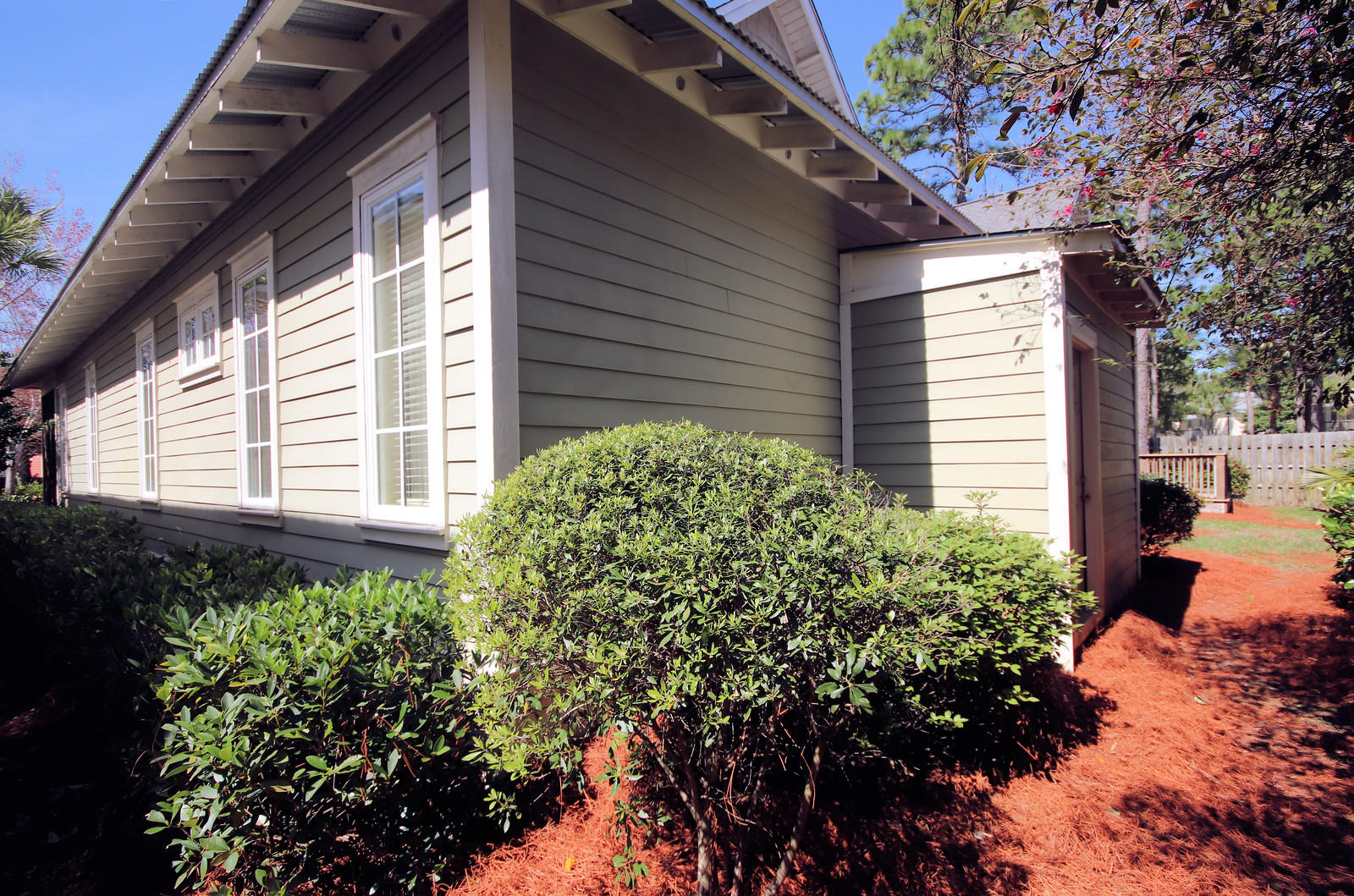 BUNGALOS AT SANDESTIN - Residential