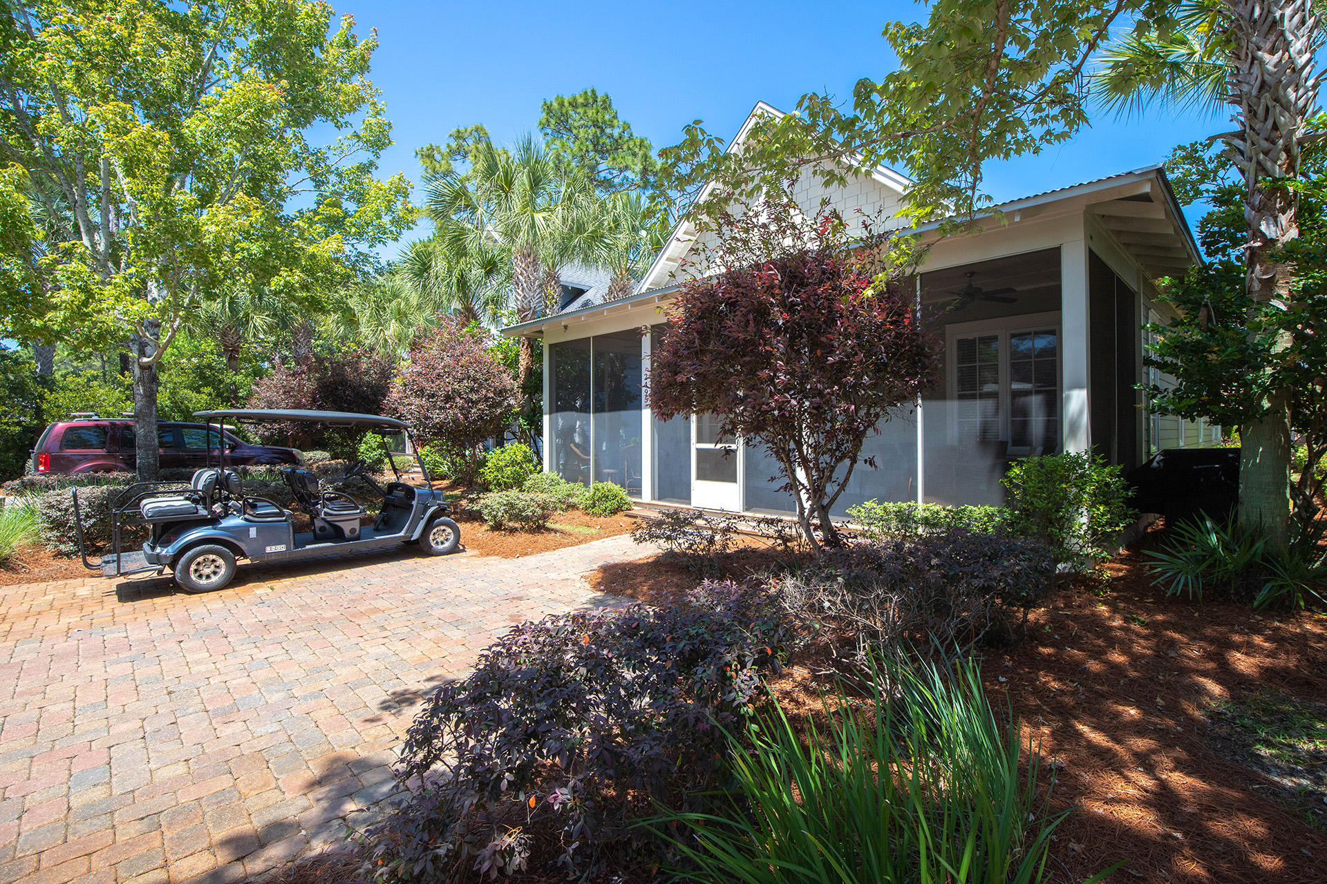 BUNGALOS AT SANDESTIN - Residential