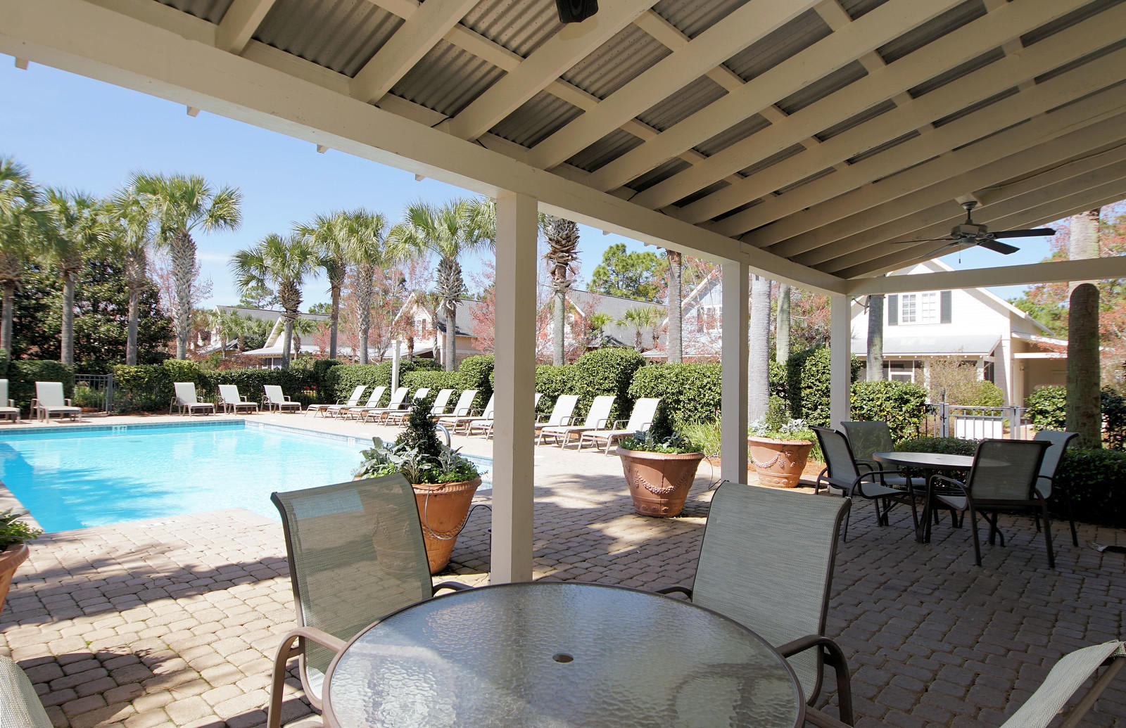 BUNGALOS AT SANDESTIN - Residential
