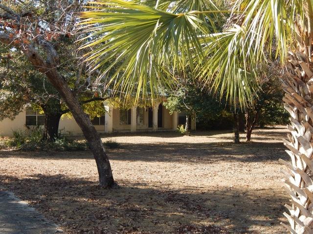 COUNTRY BREEZE EST LOT 1 - Residential