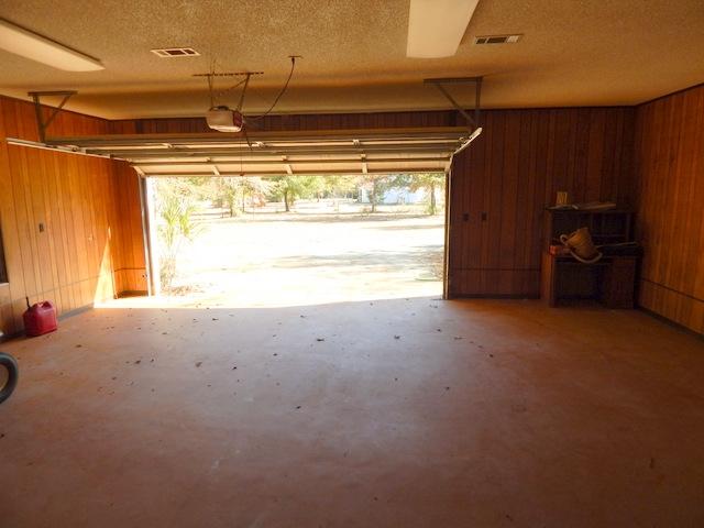 COUNTRY BREEZE EST LOT 1 - Residential