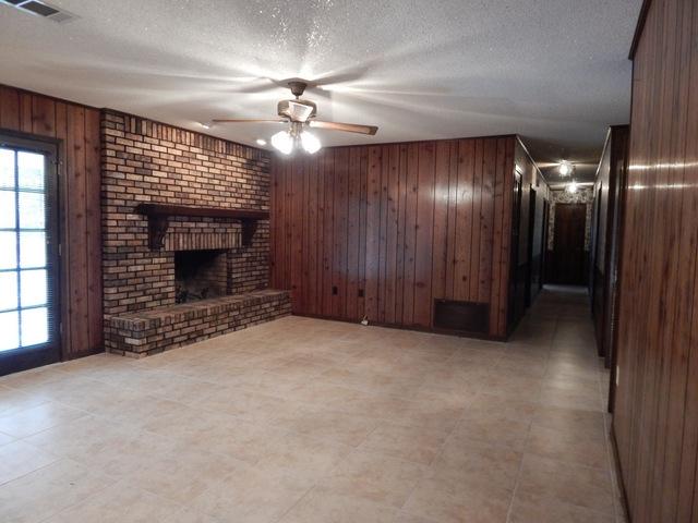 COUNTRY BREEZE EST LOT 1 - Residential