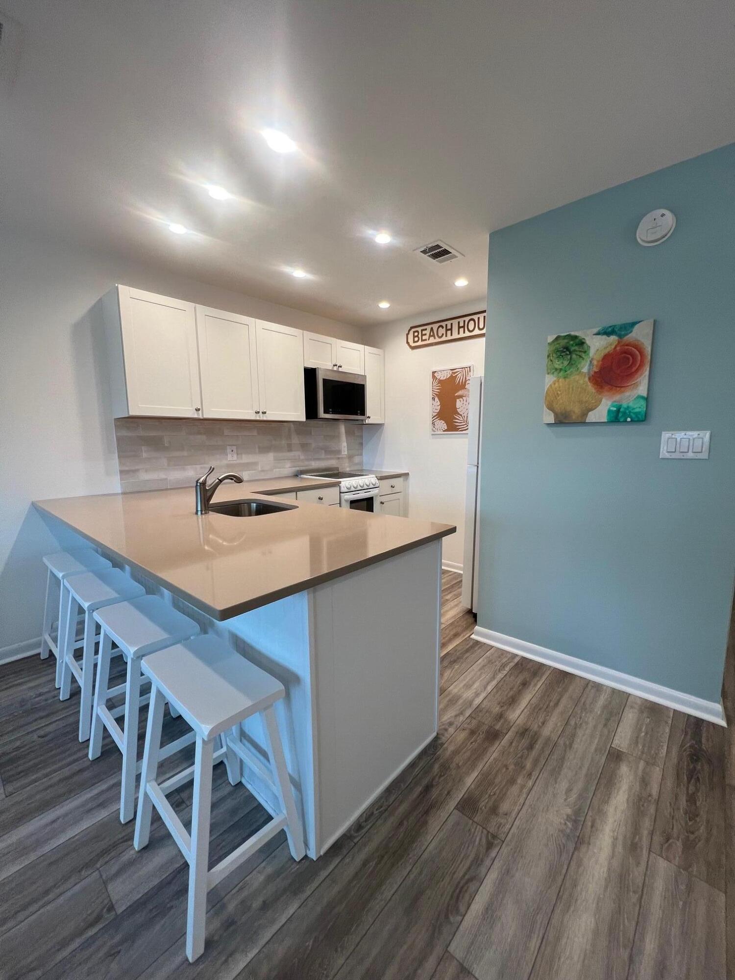 HIDDEN BEACH VILLAS CONDO - Residential