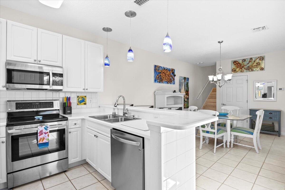 BEACH POINTE - Residential