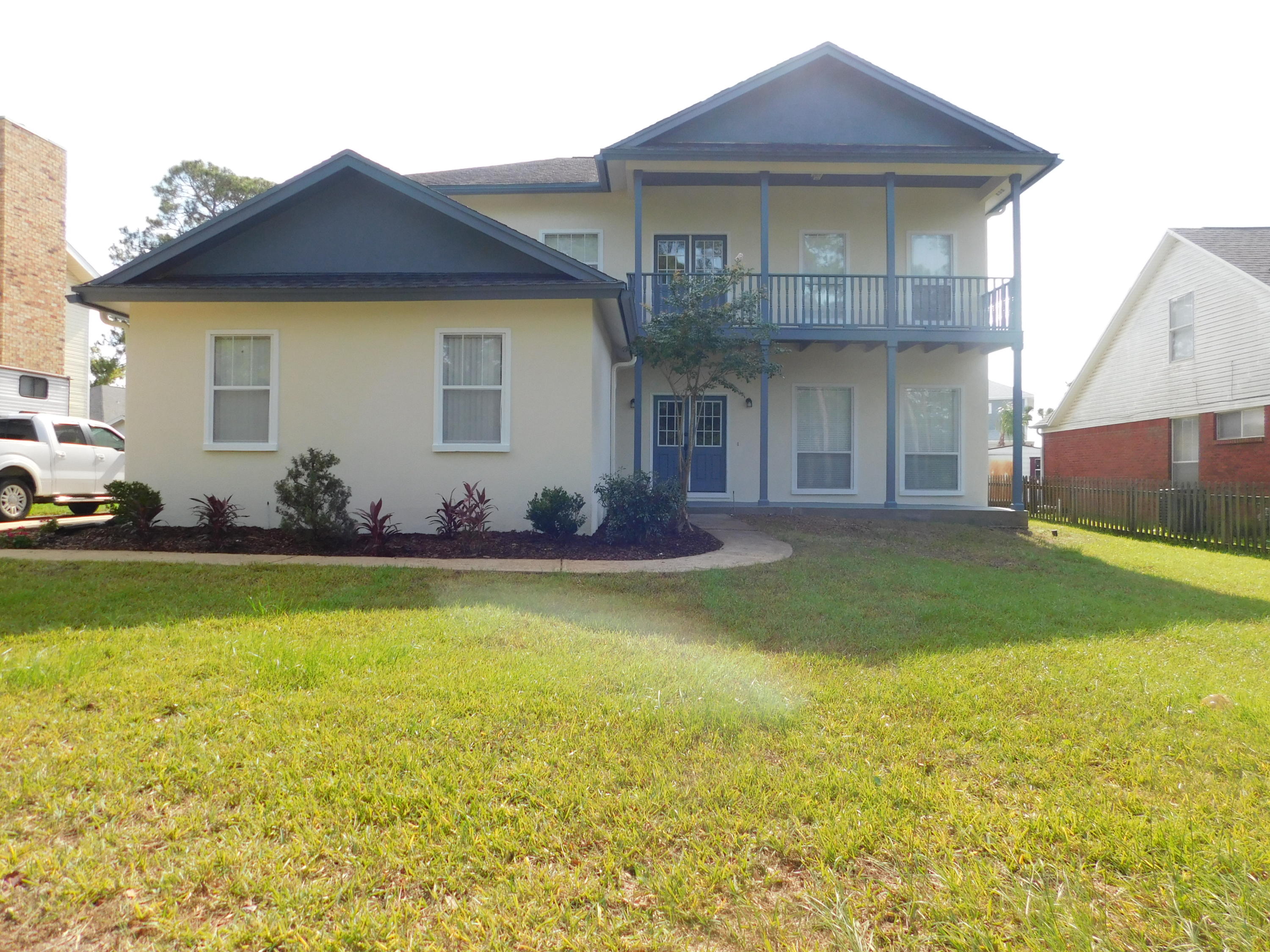 Looking good and ready for new owners. Due to the current pandemic situation the home has been sanitized with an ozone system. This 2642 SF home comes equipped with the following: Ceramic foyer, laundry room w/tub and half bath on main floor. 10' ceilings throughout entire home, 42'' cabinets with crown molding, remote control ceiling fans and lights, 3'' faux wood blinds, covered front and rear patios, cultured marble baths with jetted tub and separate shower in master bath, marble window sills in every room, fireplace in family room, 6 panel doors. Gas hot H2O tank and fireplace. Recent updates are as follows: Roof 2005, This one won't last long so make your appointment today!