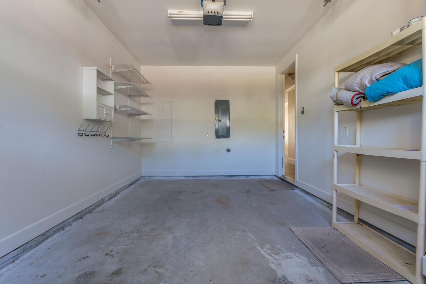 EAGLE BAY - Residential Lease