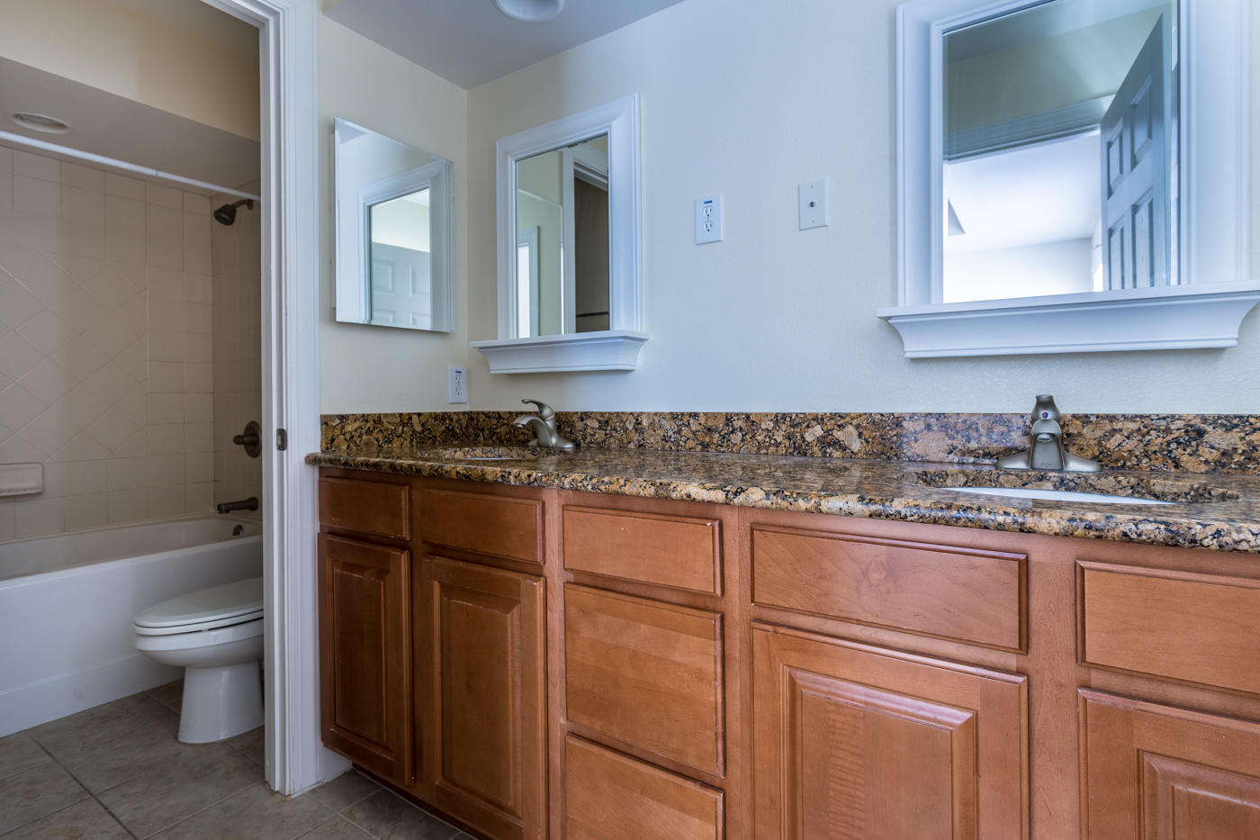 EAGLE BAY - Residential Lease