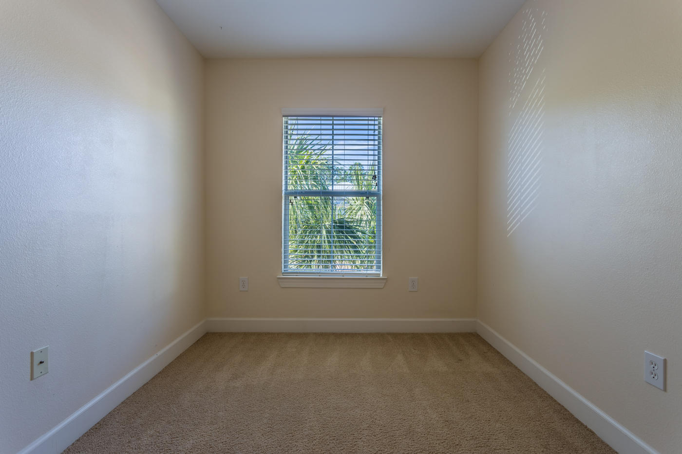 EAGLE BAY - Residential Lease