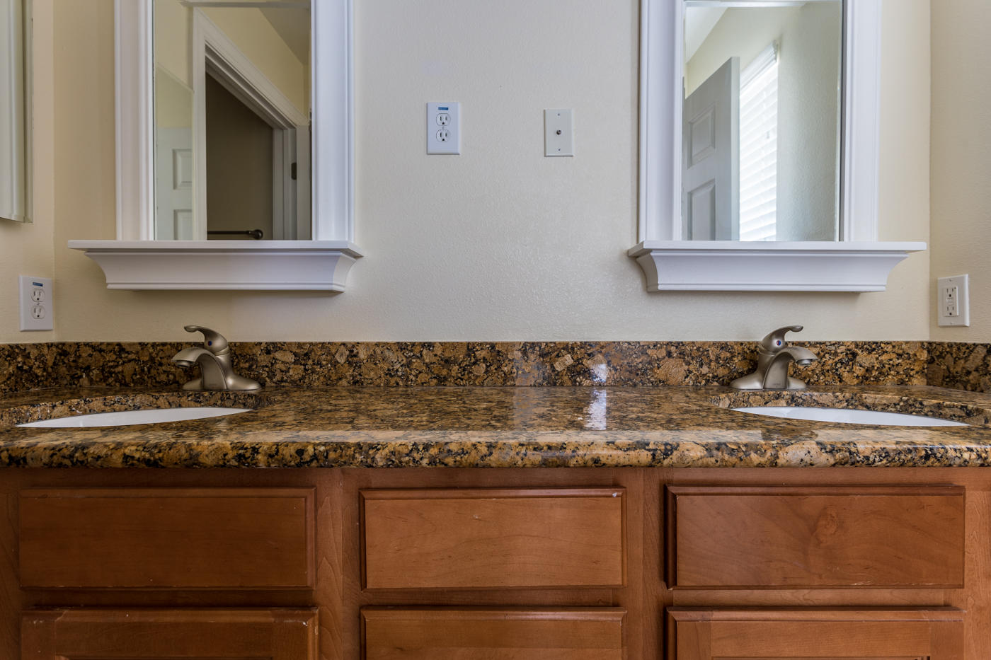 EAGLE BAY - Residential Lease