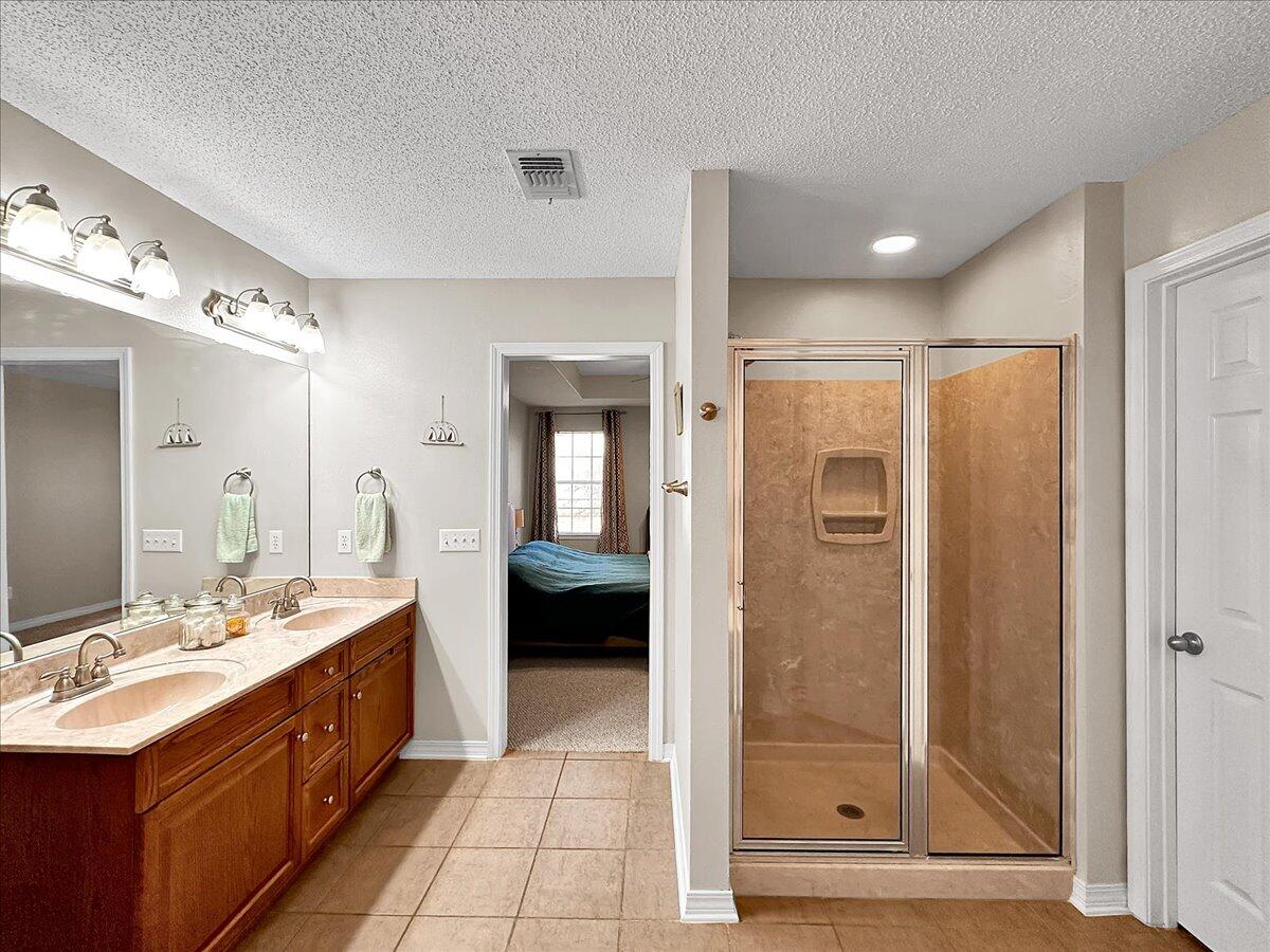 MELISSA OAKS - Residential