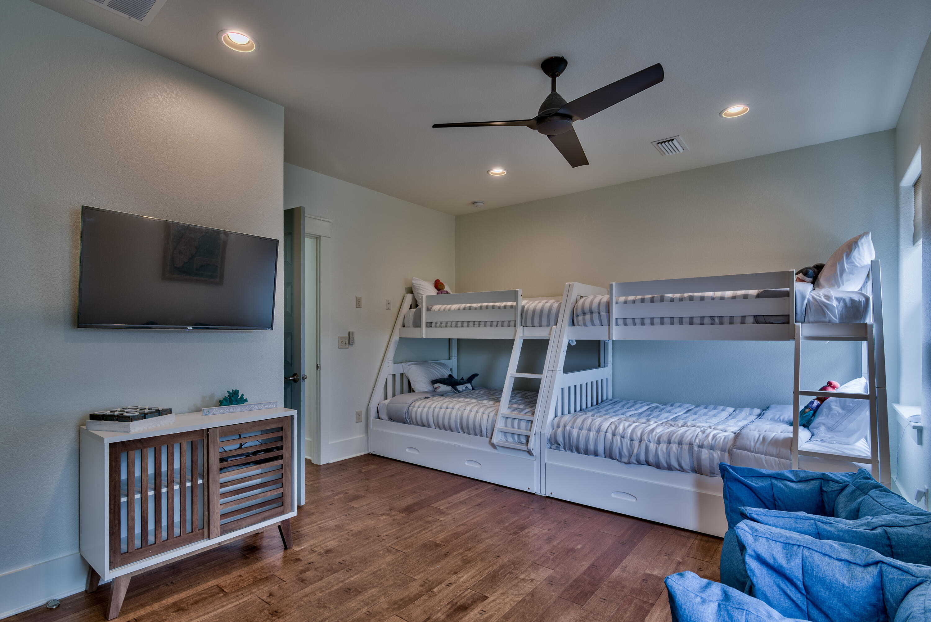 FRANGISTA BEACH 3RD EDITION - Residential