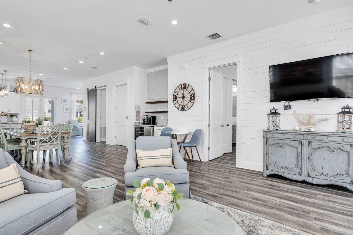 CRYSTAL BEACH - Residential