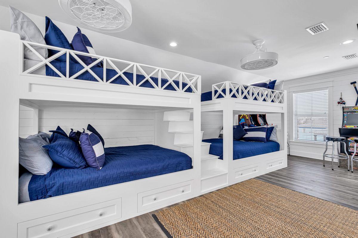 CRYSTAL BEACH - Residential