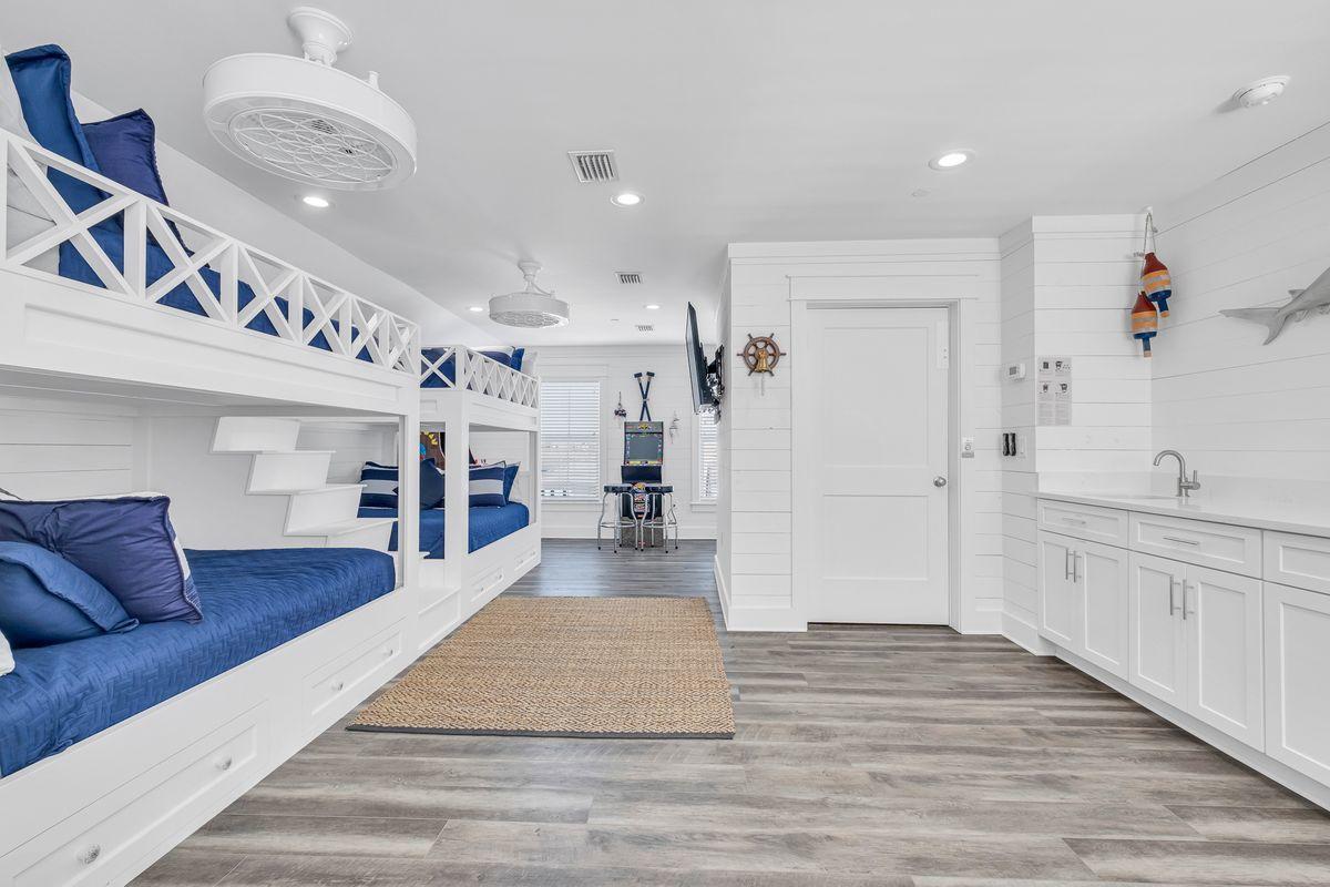 CRYSTAL BEACH - Residential