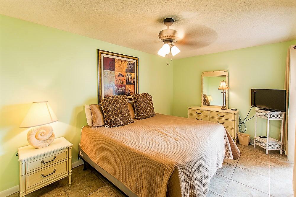 TRADEWIND CONDOS - Residential