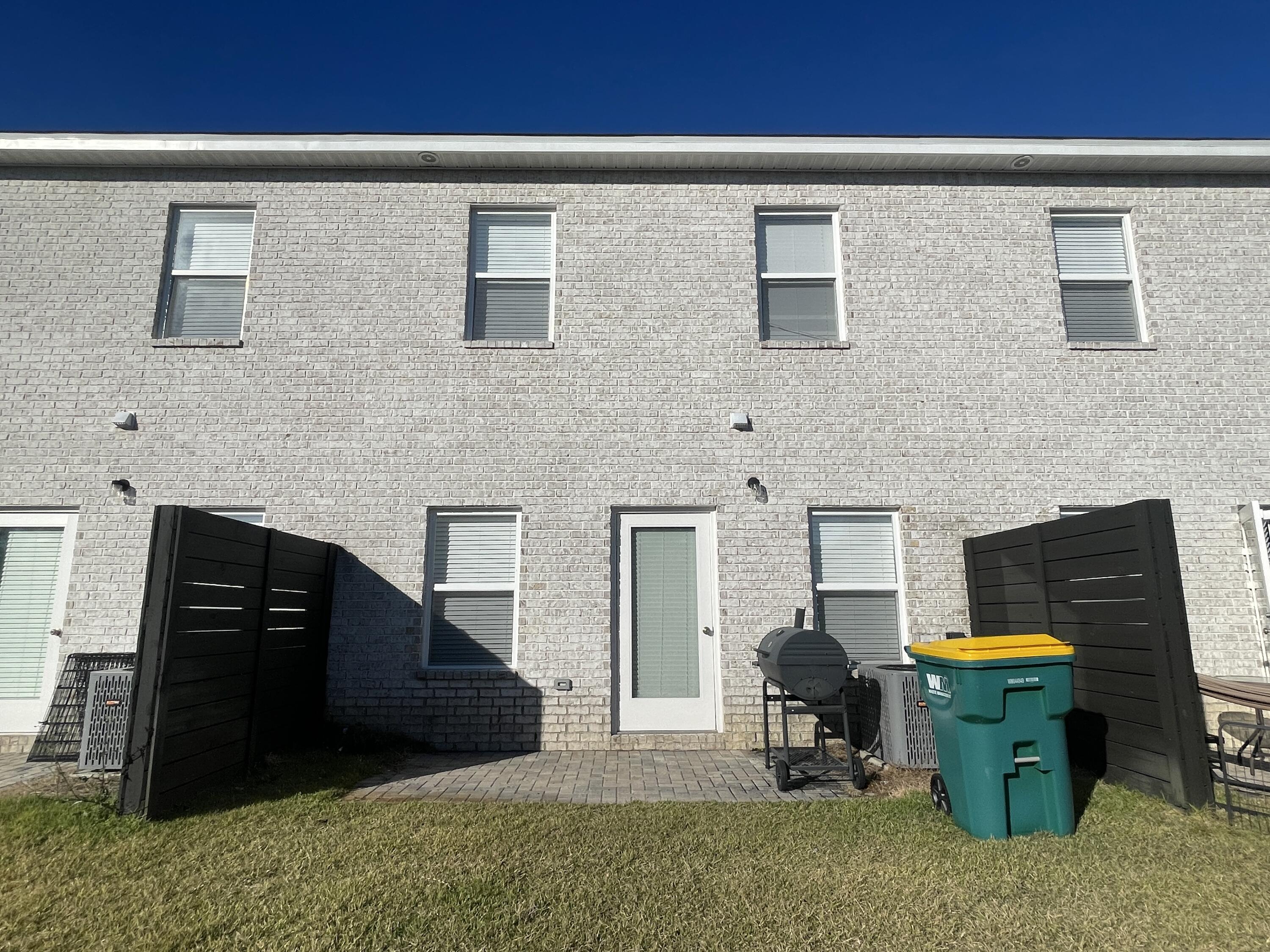 STABLE LANES - Residential Lease