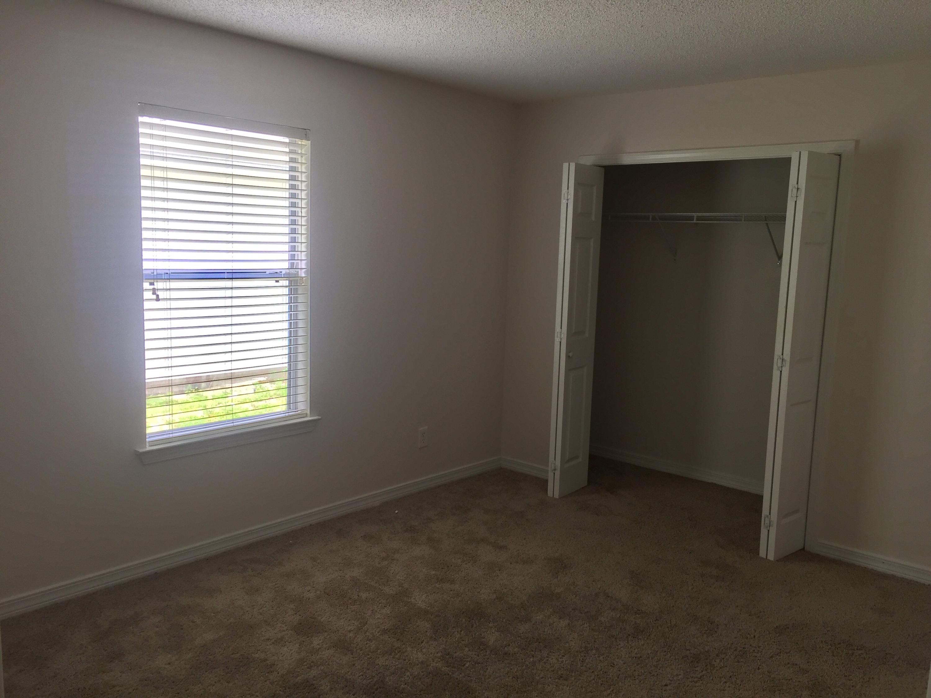 HIDDEN SHORES - Residential