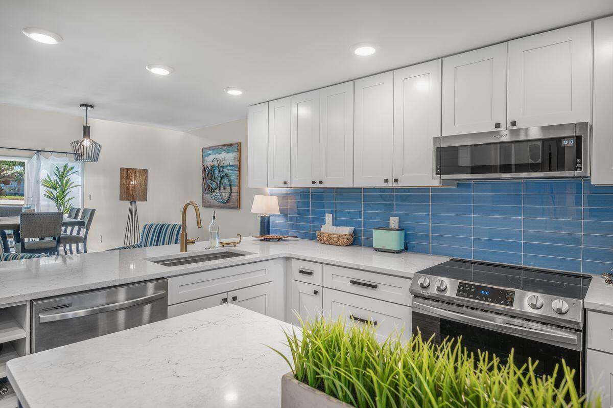 SUNNYSIDE BEACH & TENNIS CONDO - Residential