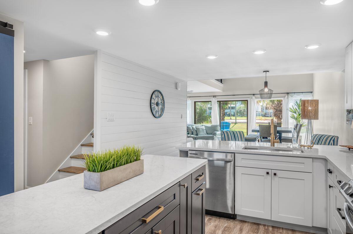 SUNNYSIDE BEACH & TENNIS CONDO - Residential