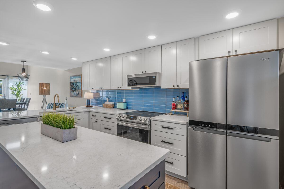 SUNNYSIDE BEACH & TENNIS CONDO - Residential