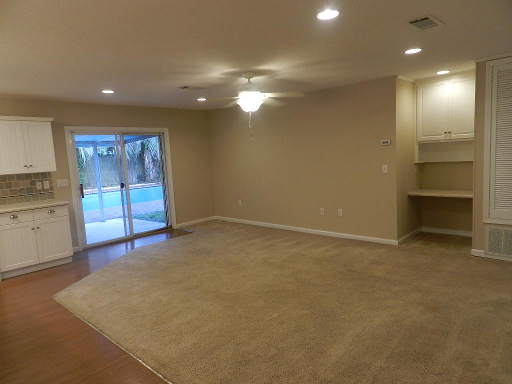 COUNTRY CLUB ESTATES 1ST ADDN - Residential