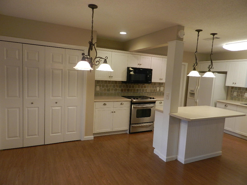 COUNTRY CLUB ESTATES 1ST ADDN - Residential