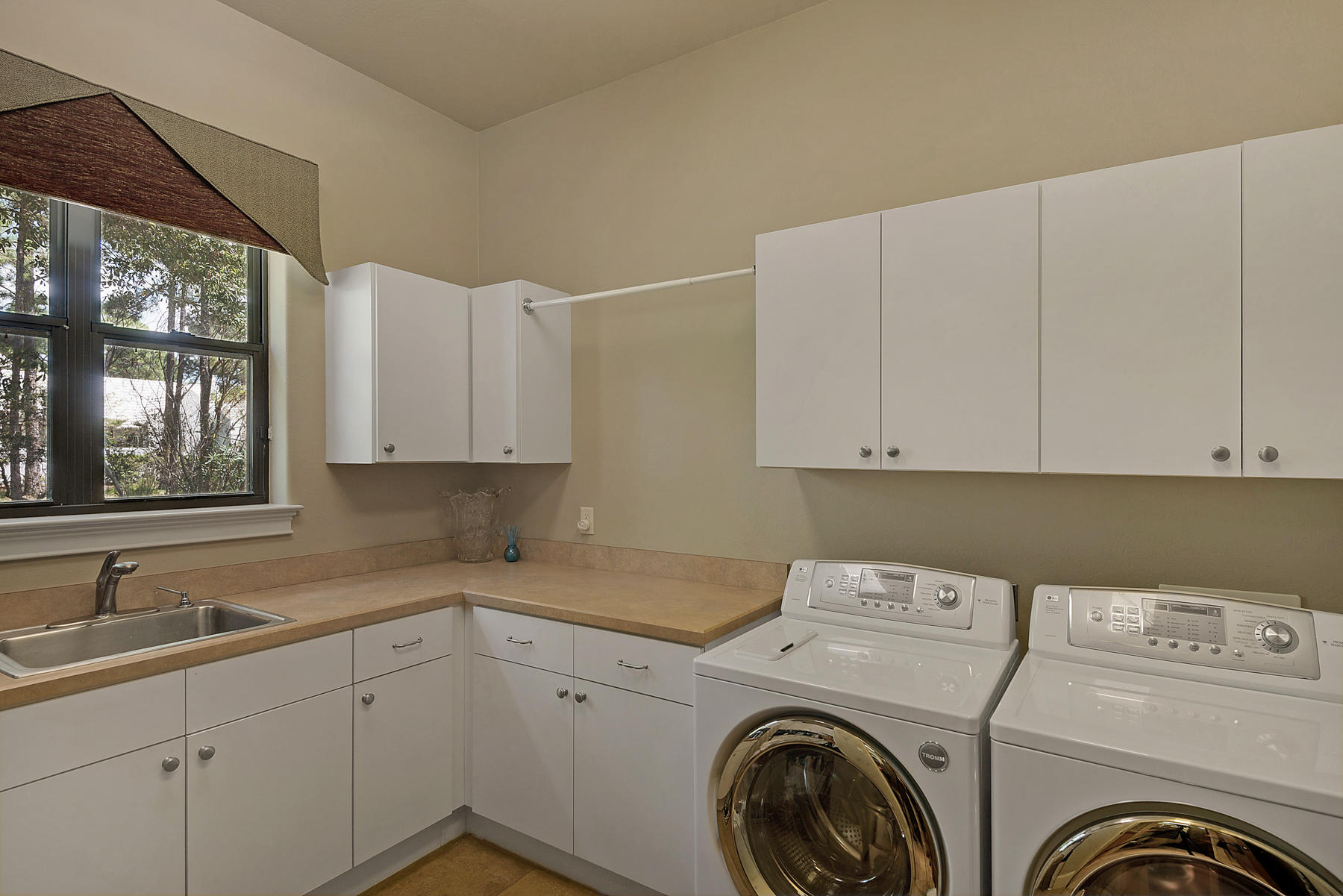 BURNT PINE - Residential