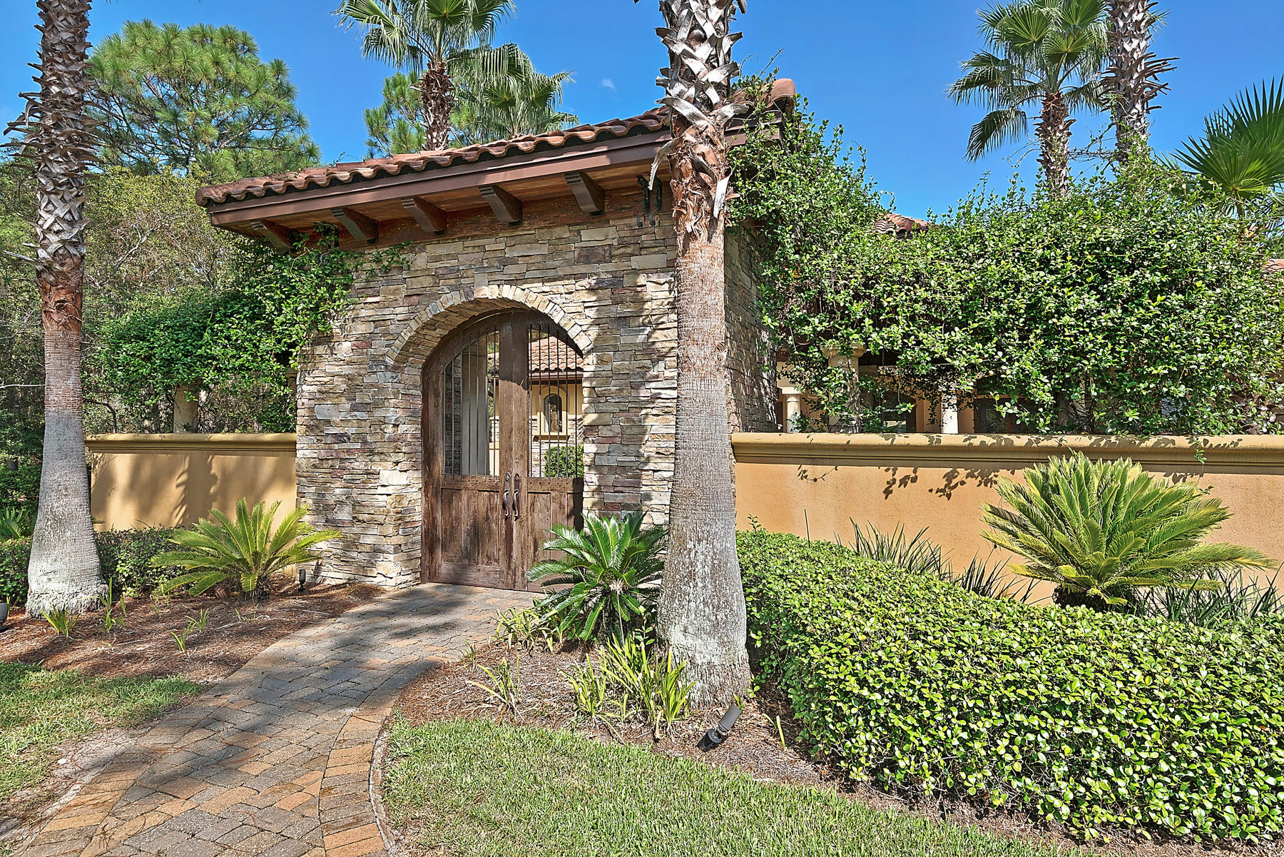 BURNT PINE - Residential