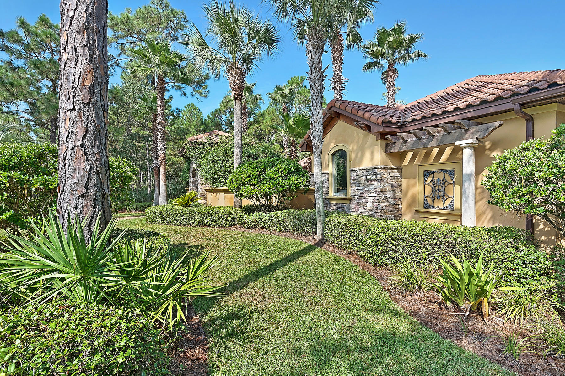 BURNT PINE - Residential