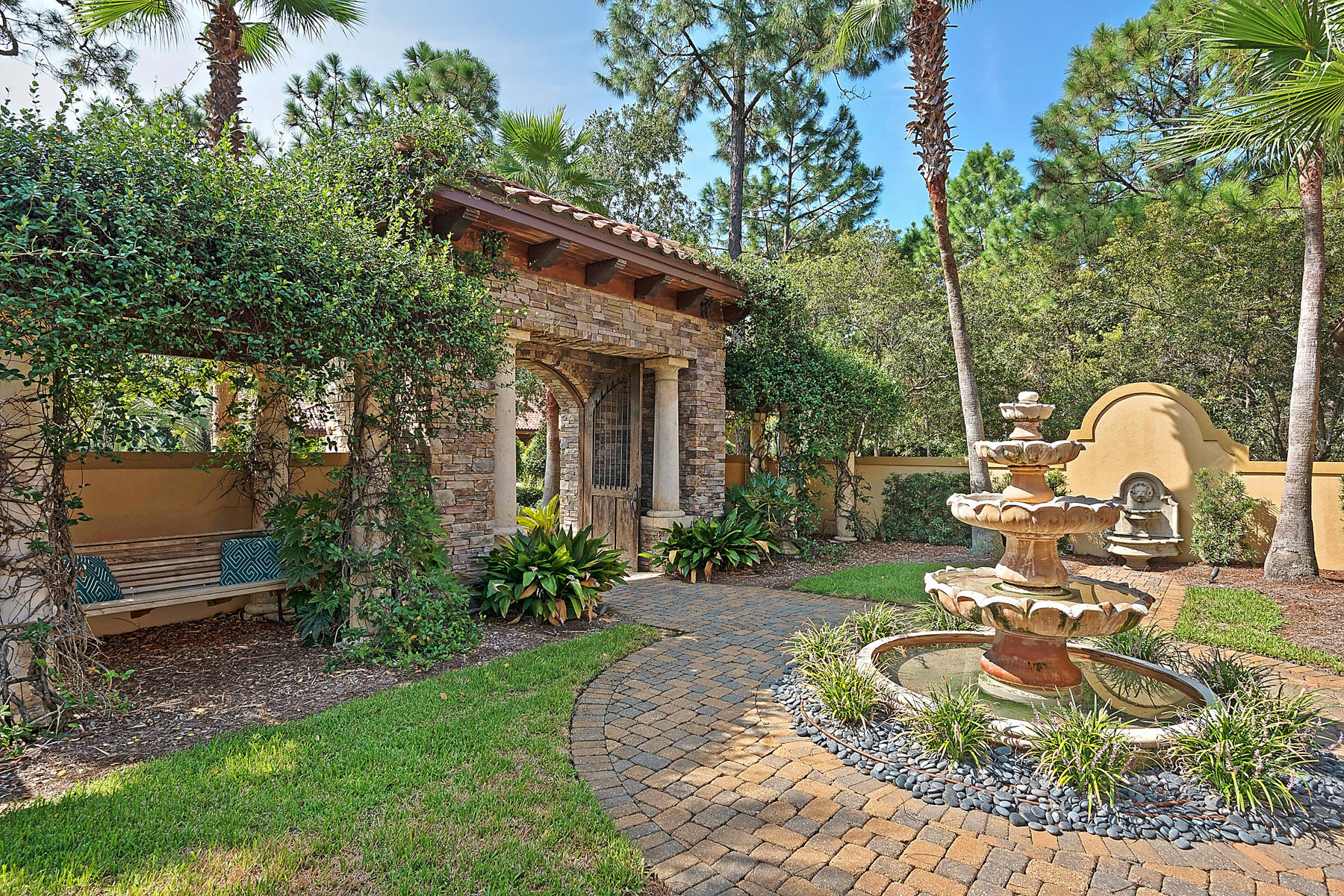 BURNT PINE - Residential