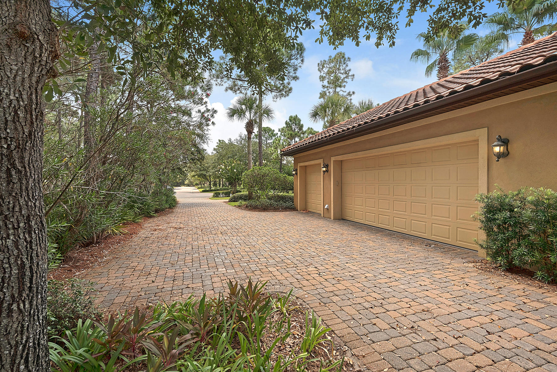 BURNT PINE - Residential