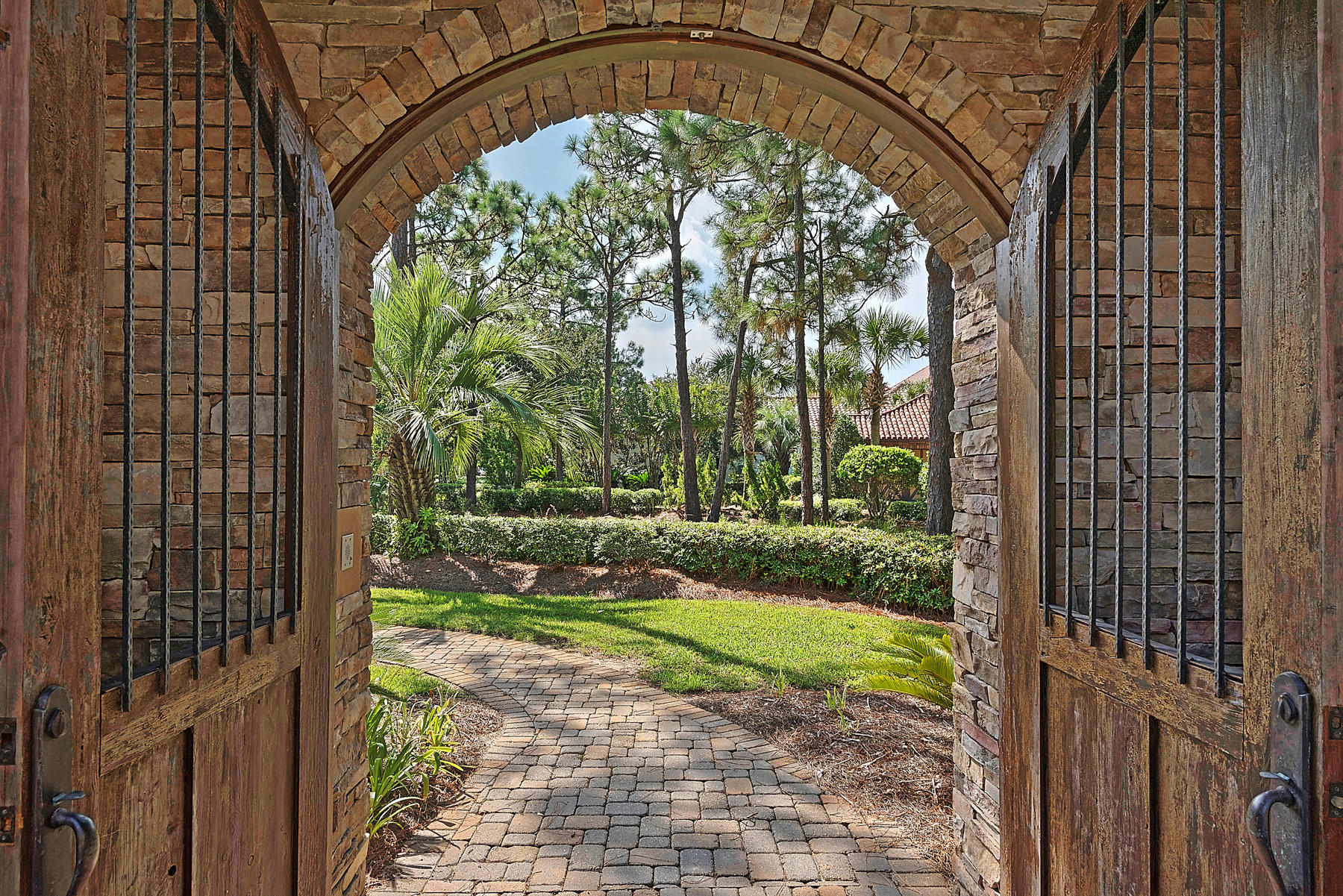 BURNT PINE - Residential