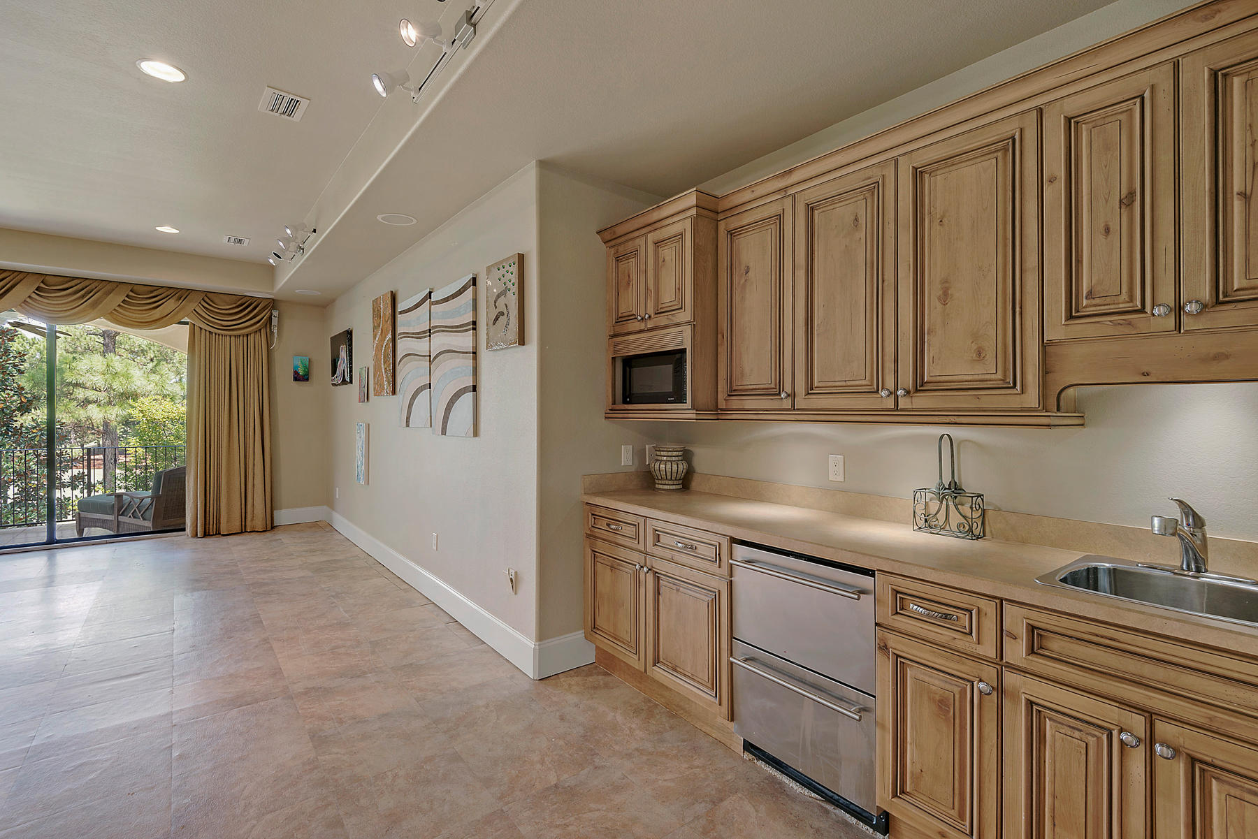 BURNT PINE - Residential