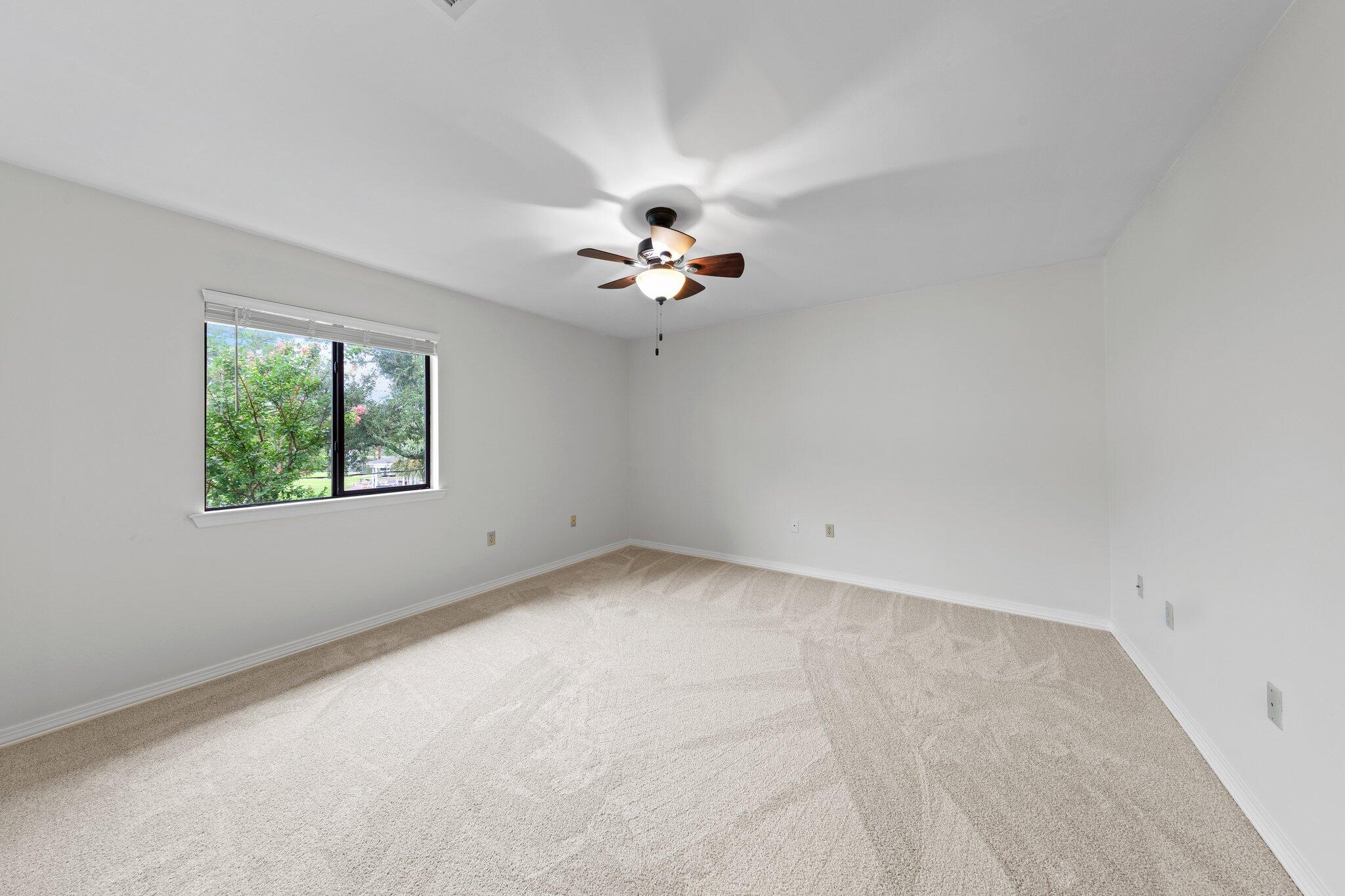 VALPARAISO PINECREST 6 - Residential Lease