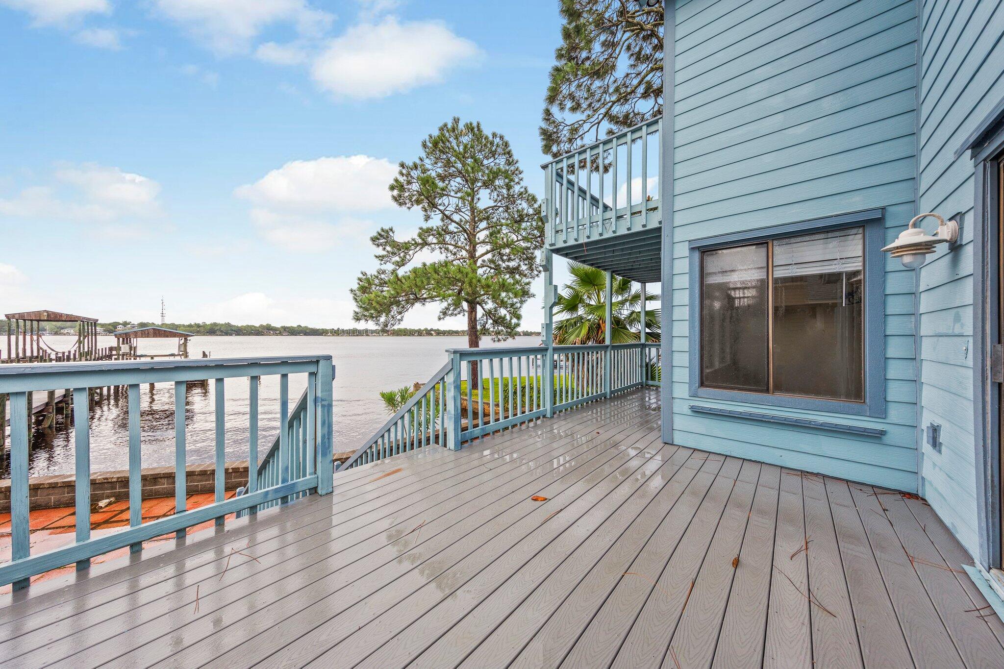 VALPARAISO PINECREST 6 - Residential Lease