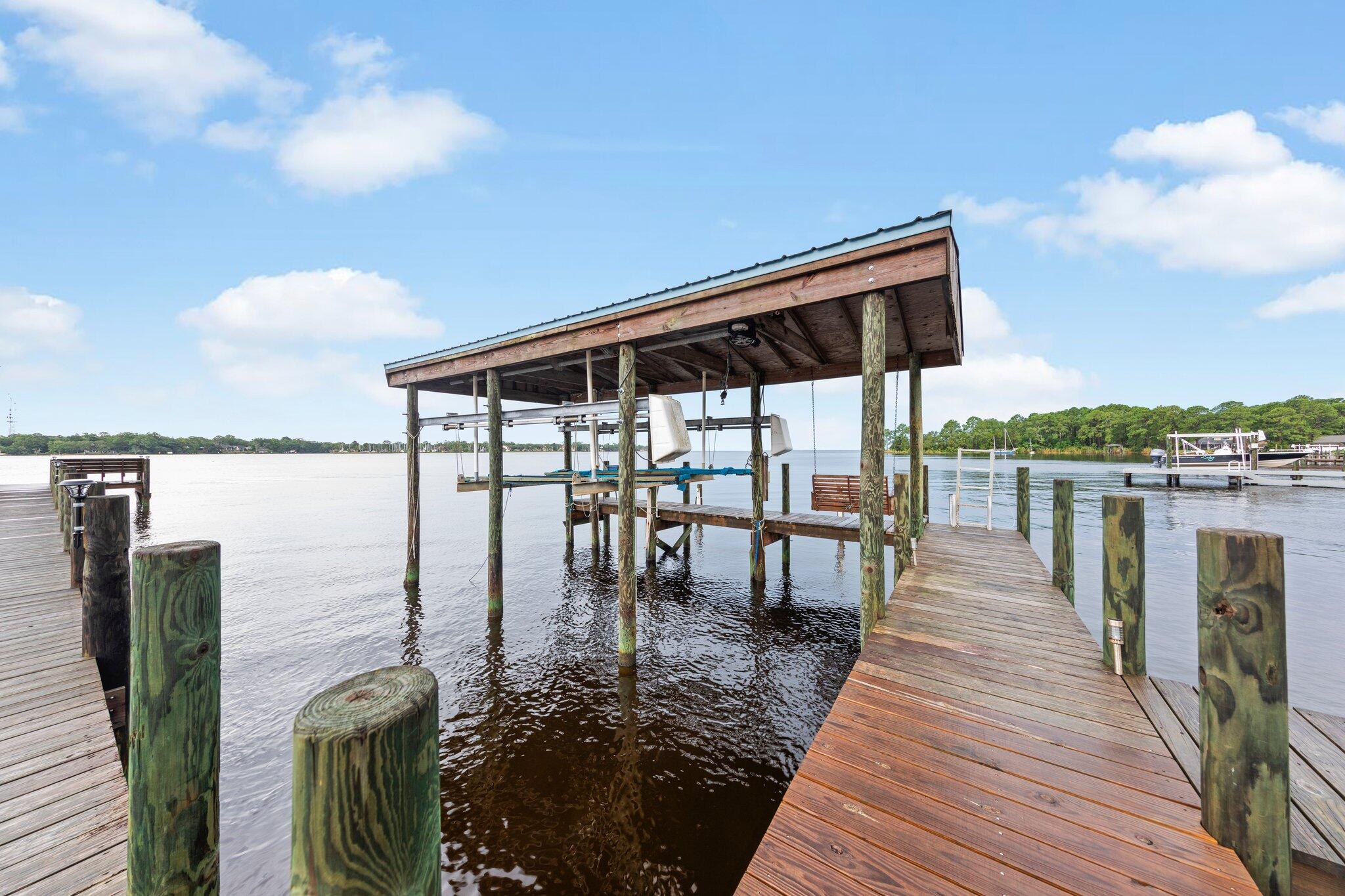 VALPARAISO PINECREST 6 - Residential Lease