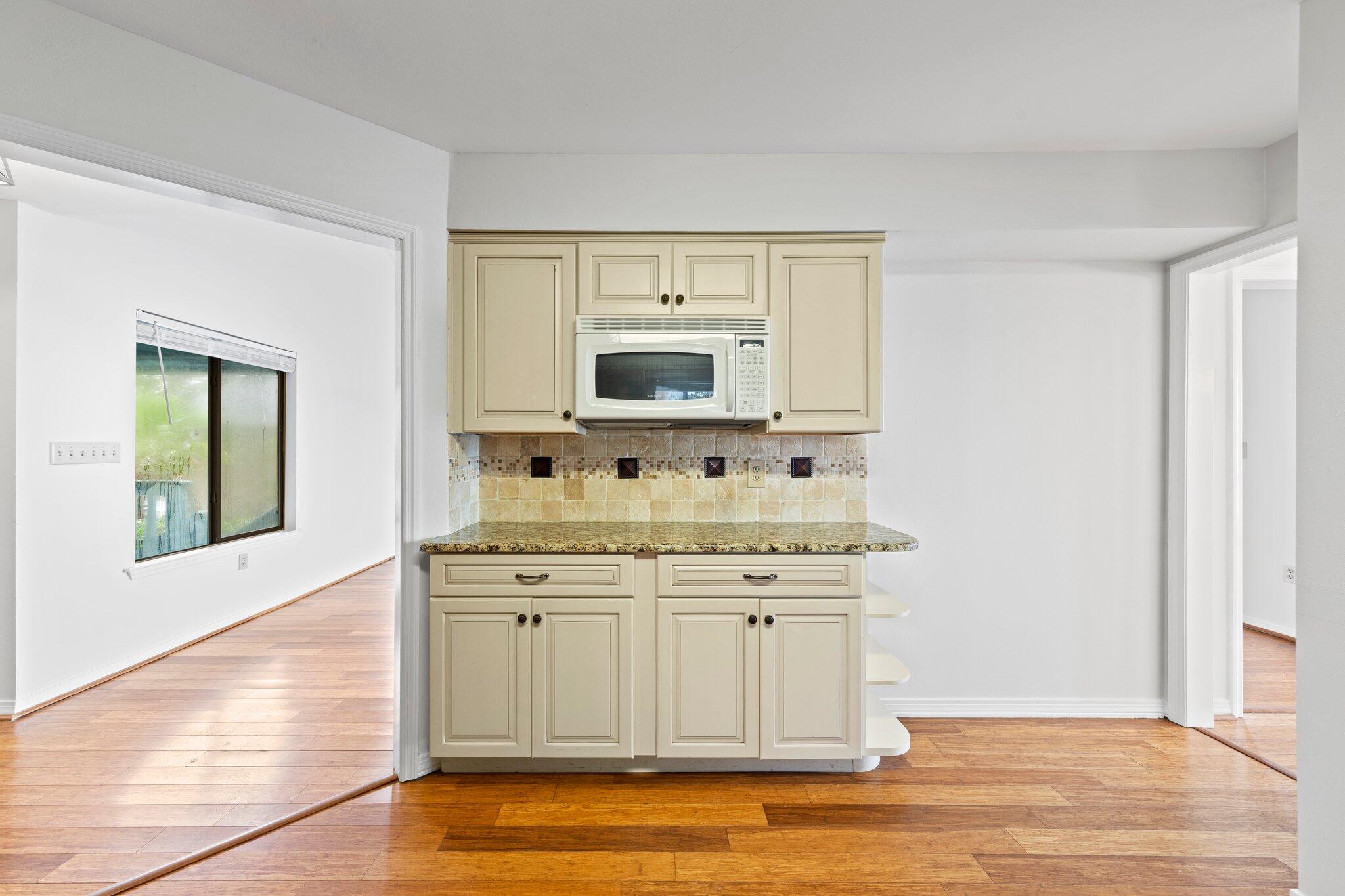 VALPARAISO PINECREST 6 - Residential Lease