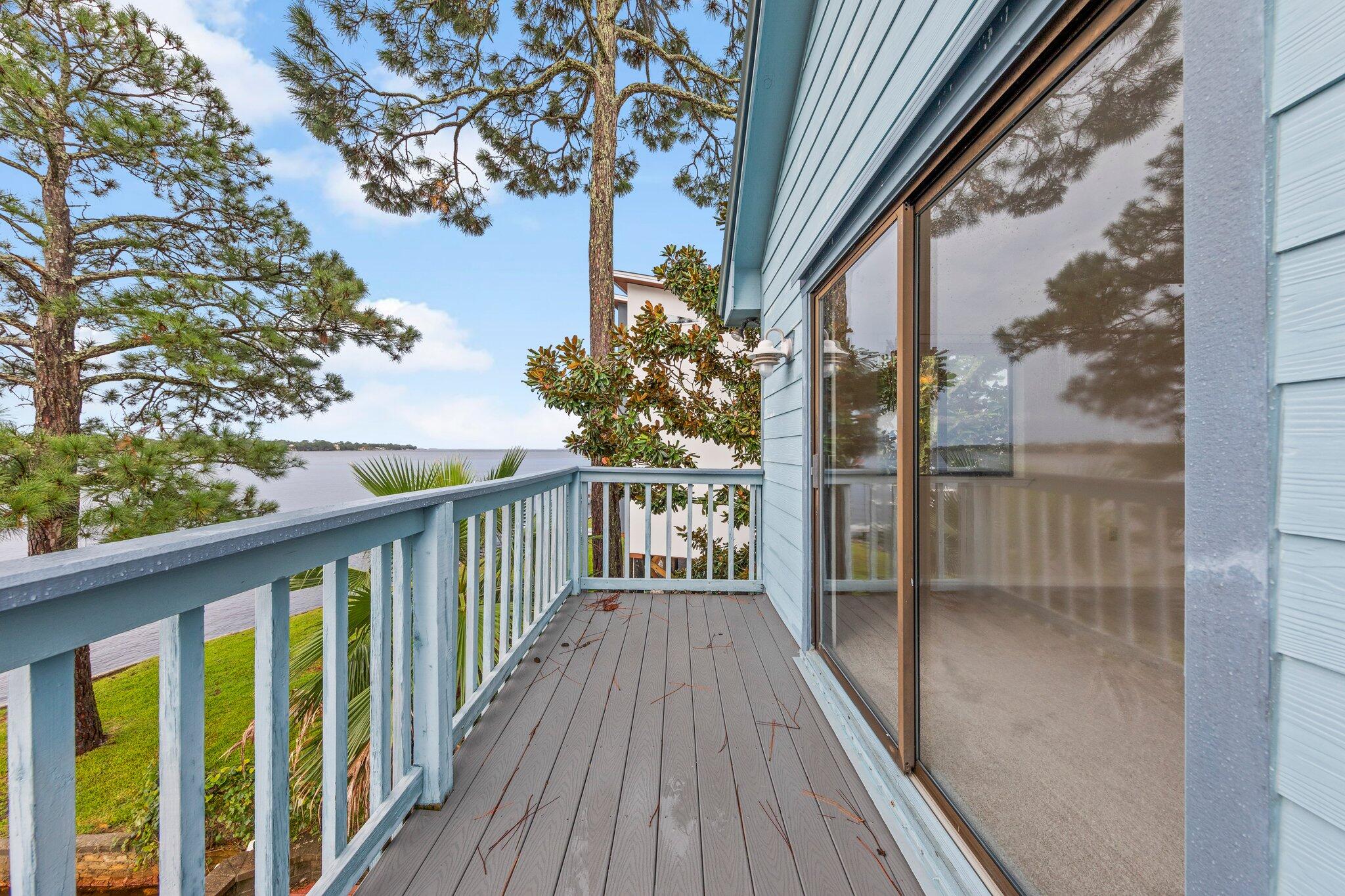 VALPARAISO PINECREST 6 - Residential Lease