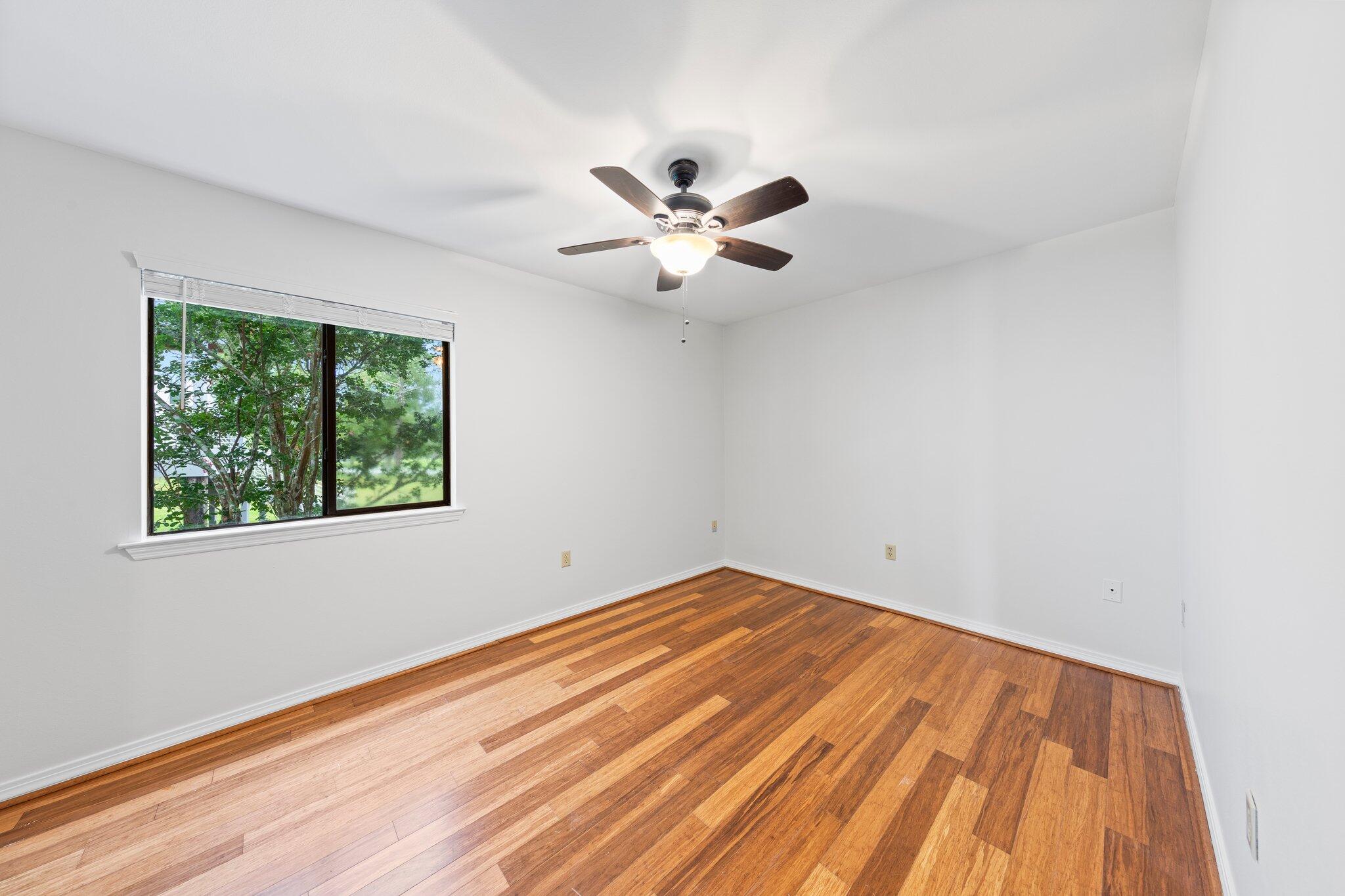 VALPARAISO PINECREST 6 - Residential Lease