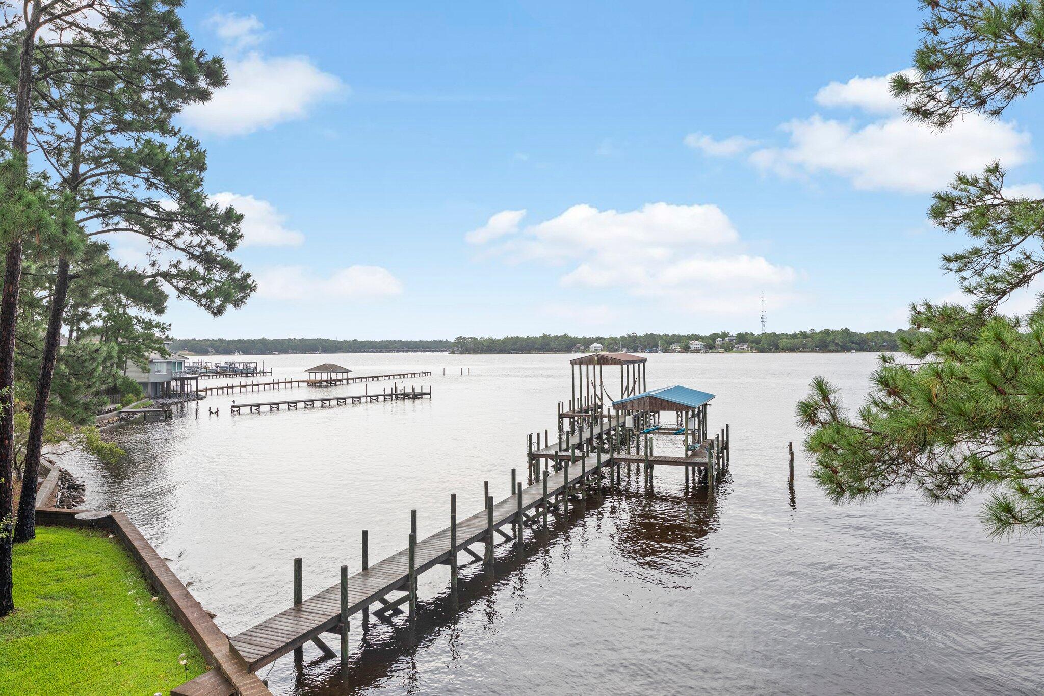 VALPARAISO PINECREST 6 - Residential Lease