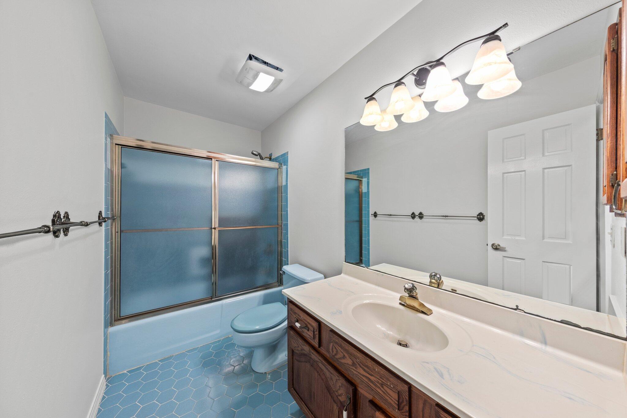 VALPARAISO PINECREST 6 - Residential Lease