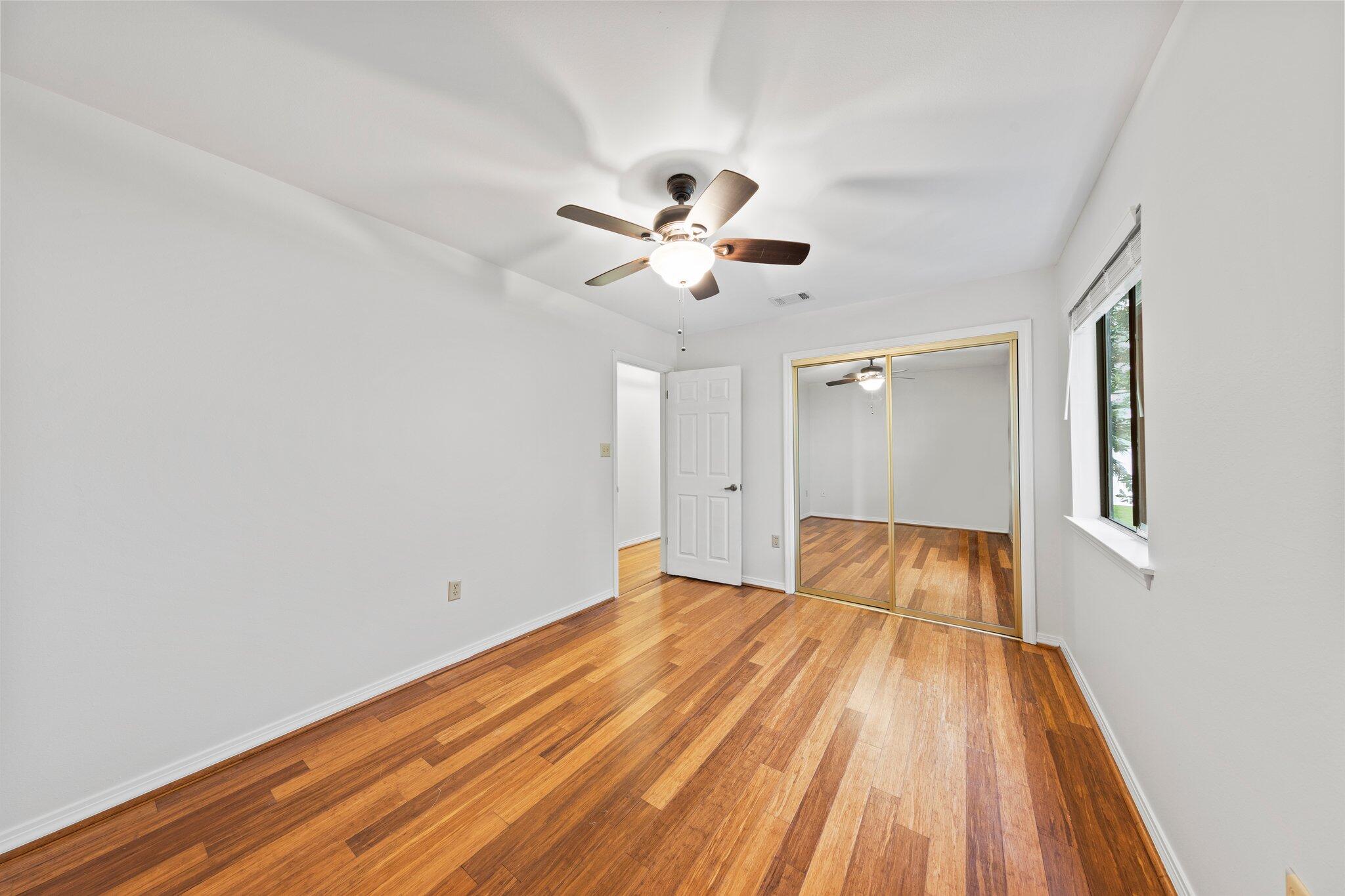 VALPARAISO PINECREST 6 - Residential Lease