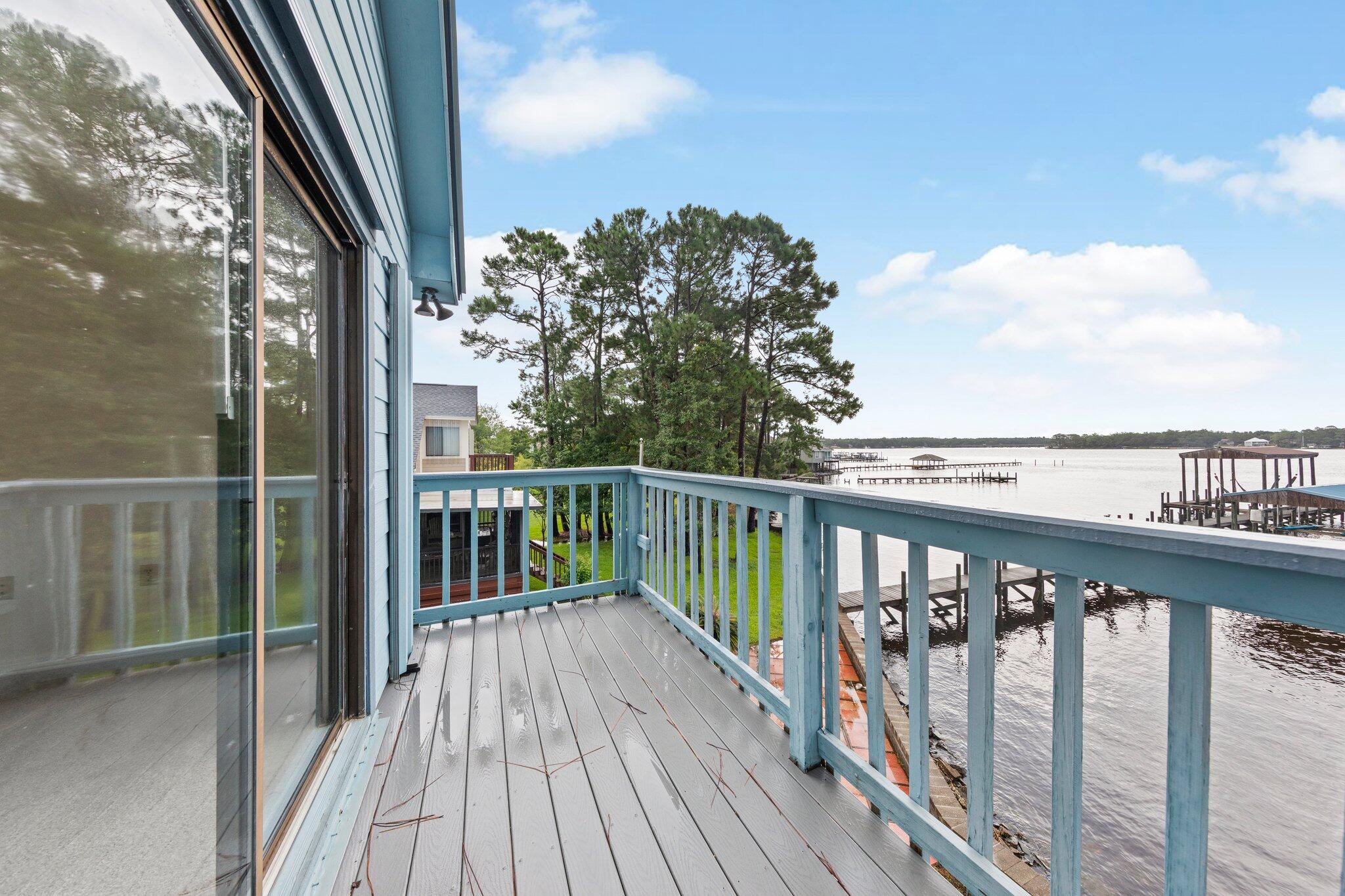 VALPARAISO PINECREST 6 - Residential Lease