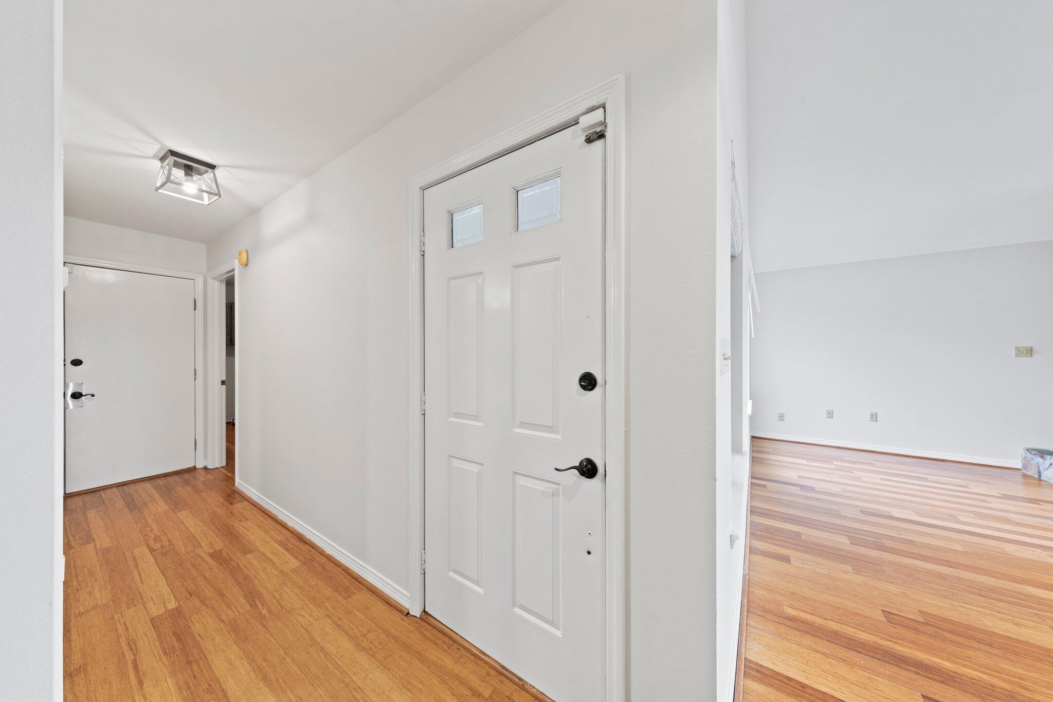 VALPARAISO PINECREST 6 - Residential Lease