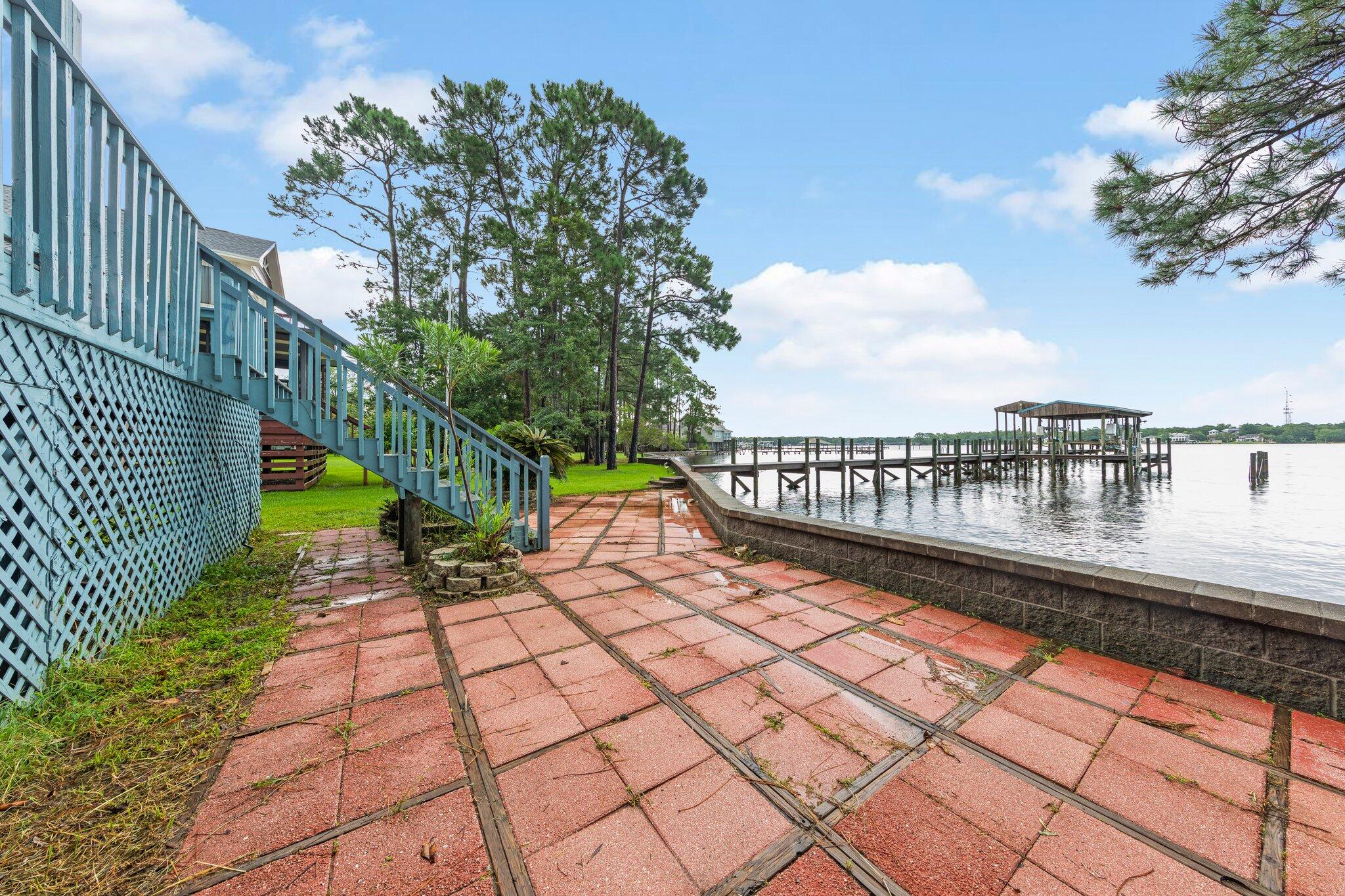 VALPARAISO PINECREST 6 - Residential Lease