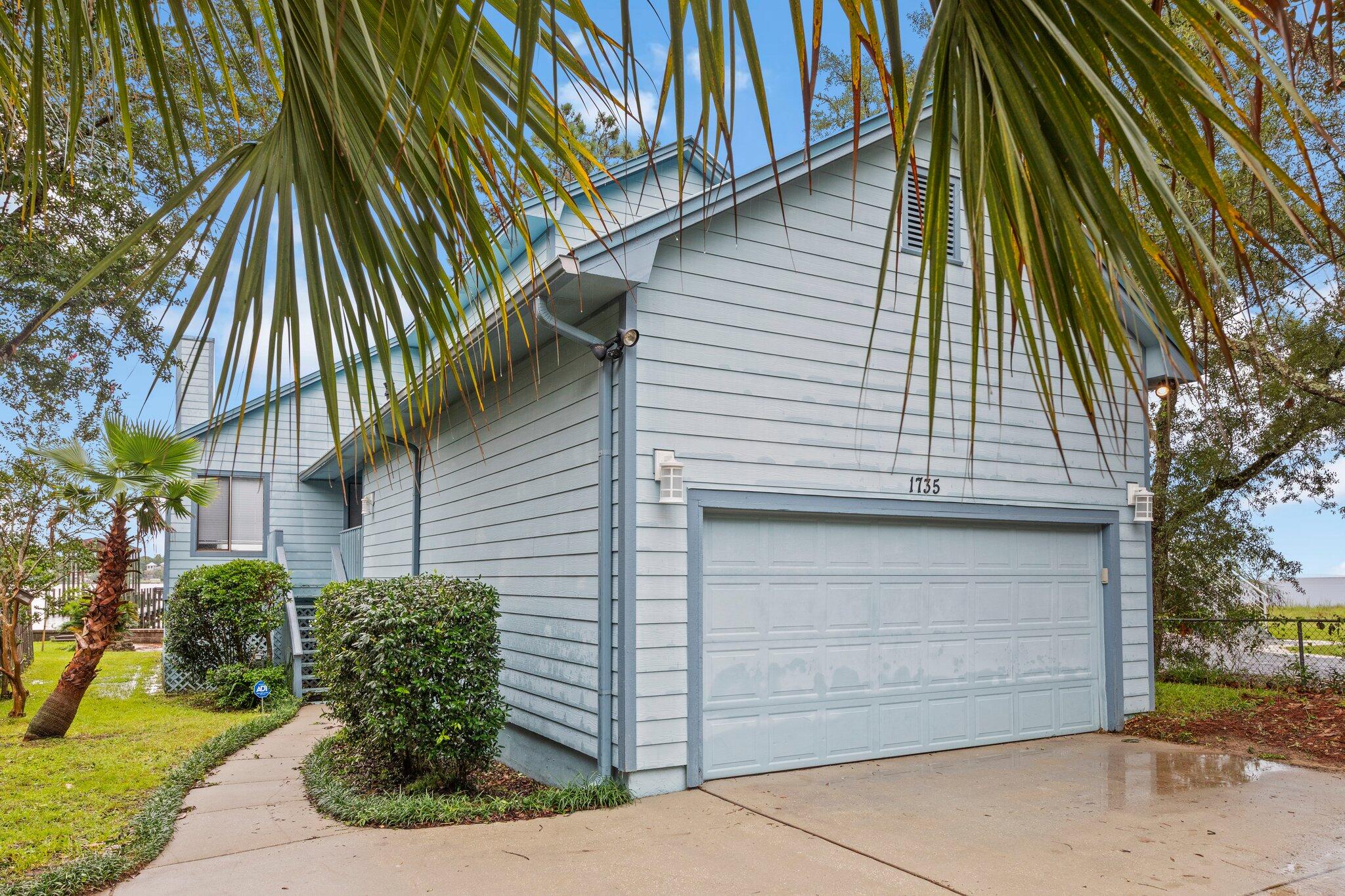 VALPARAISO PINECREST 6 - Residential Lease