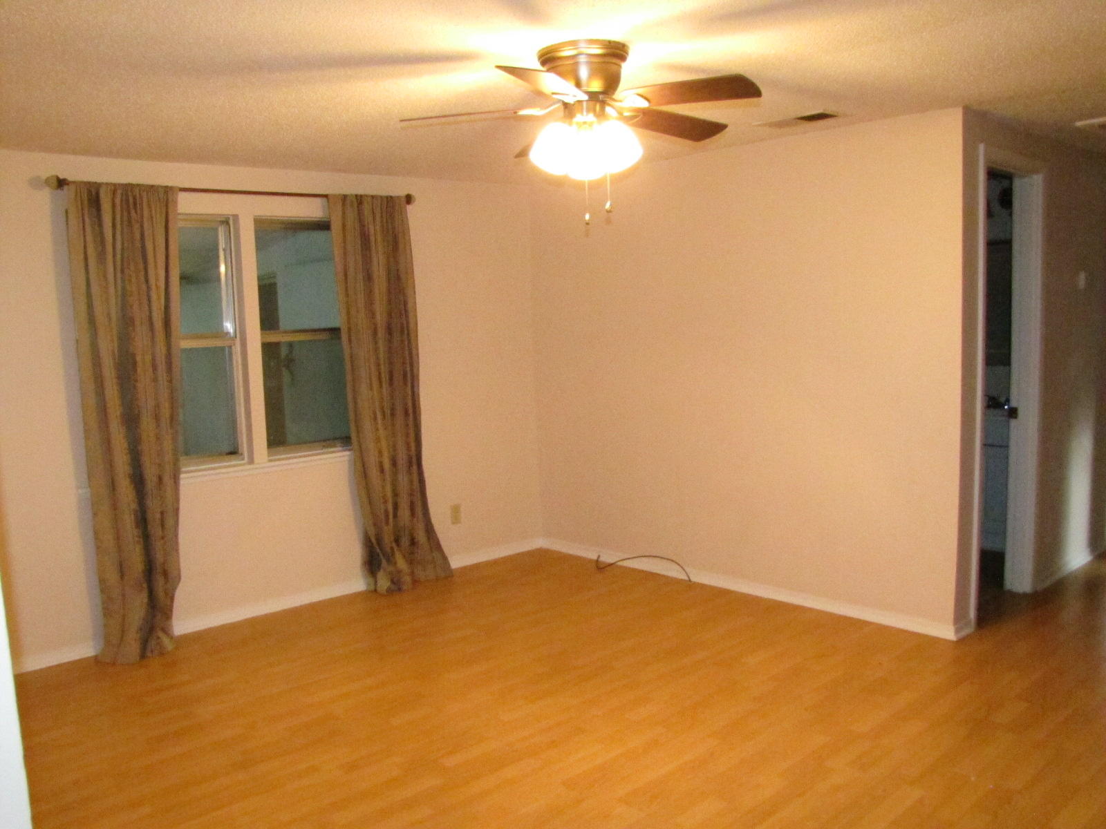 METES & BOUNDS - Residential Lease