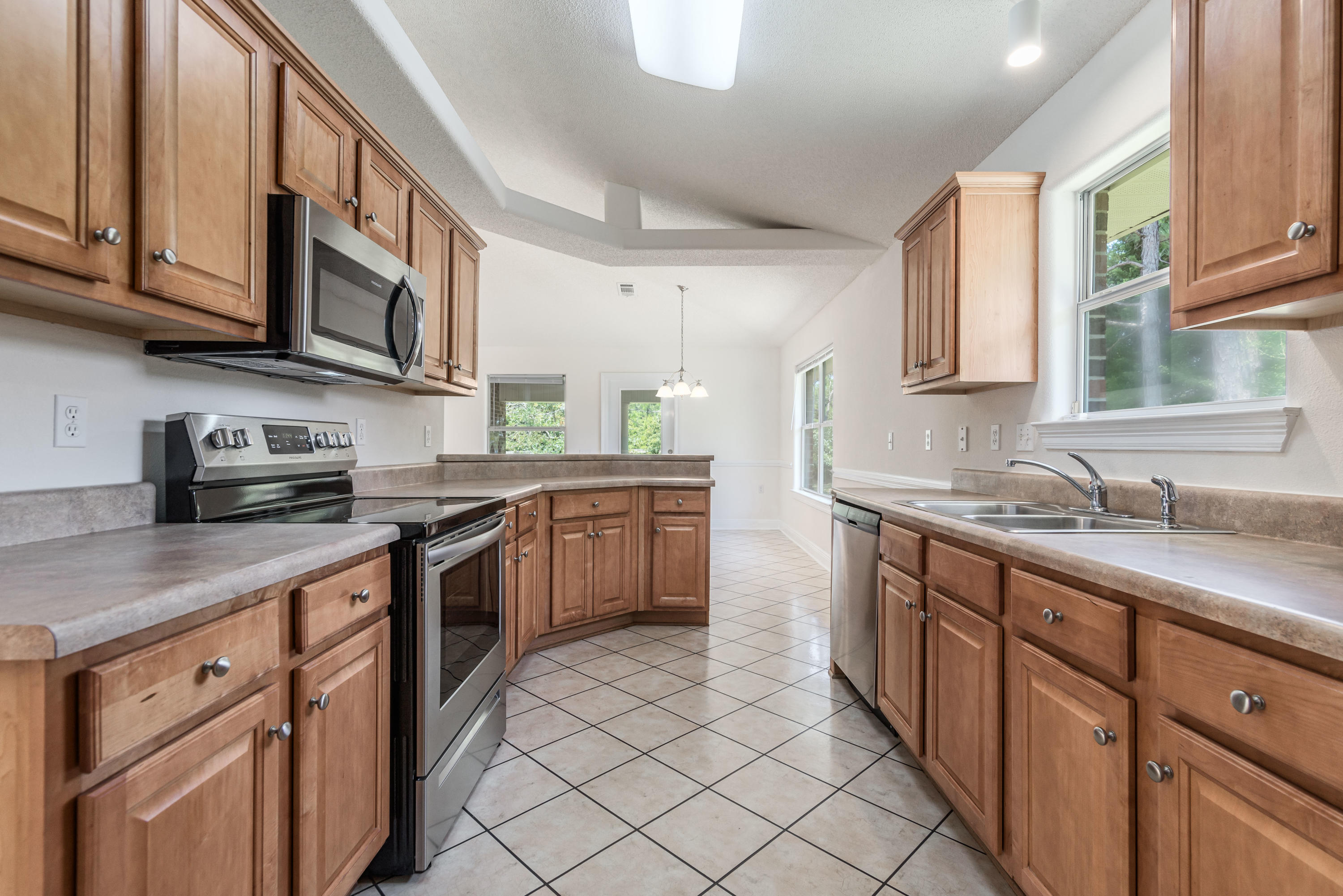 LIGHTHOUSE POINTE - Residential