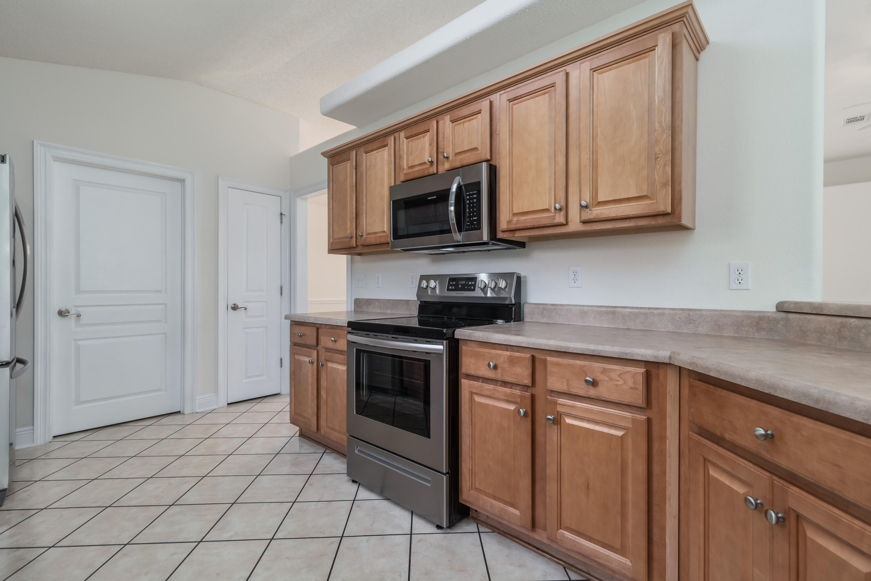 LIGHTHOUSE POINTE - Residential