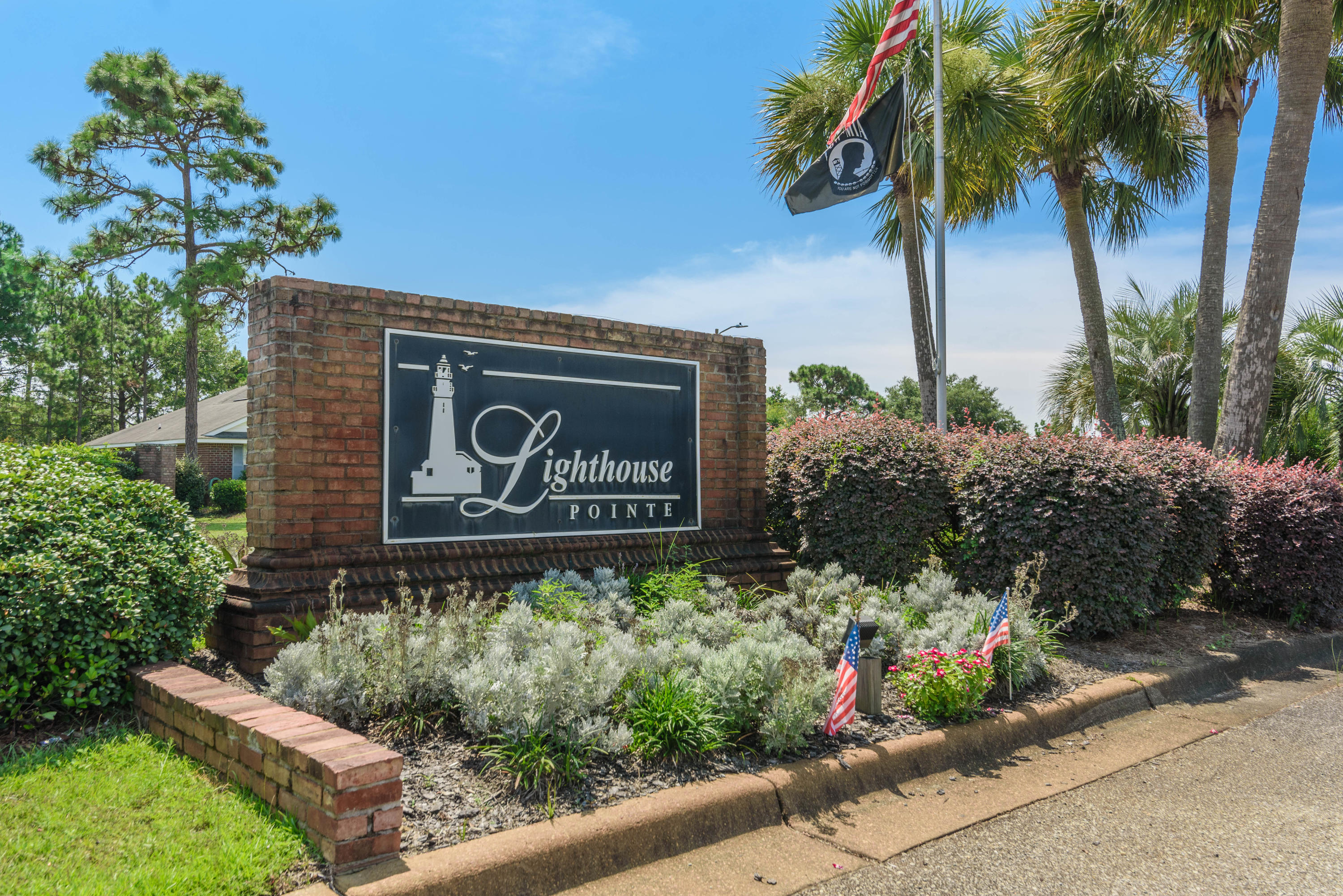 LIGHTHOUSE POINTE - Residential